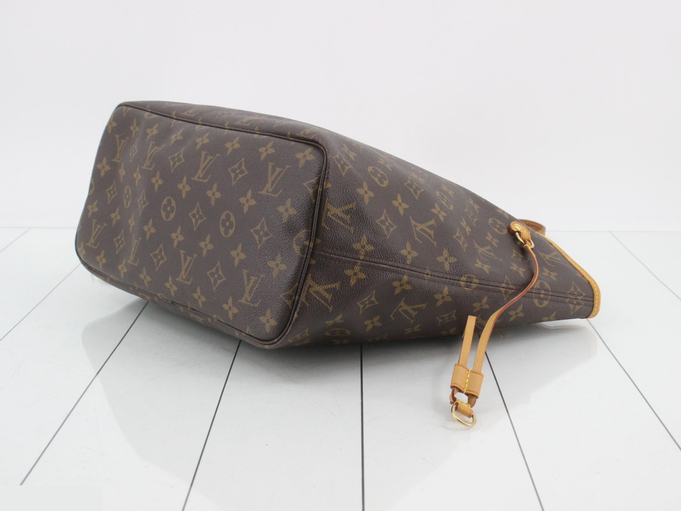Neverfull MM Tote Bag M40156 AR4007 — view 6