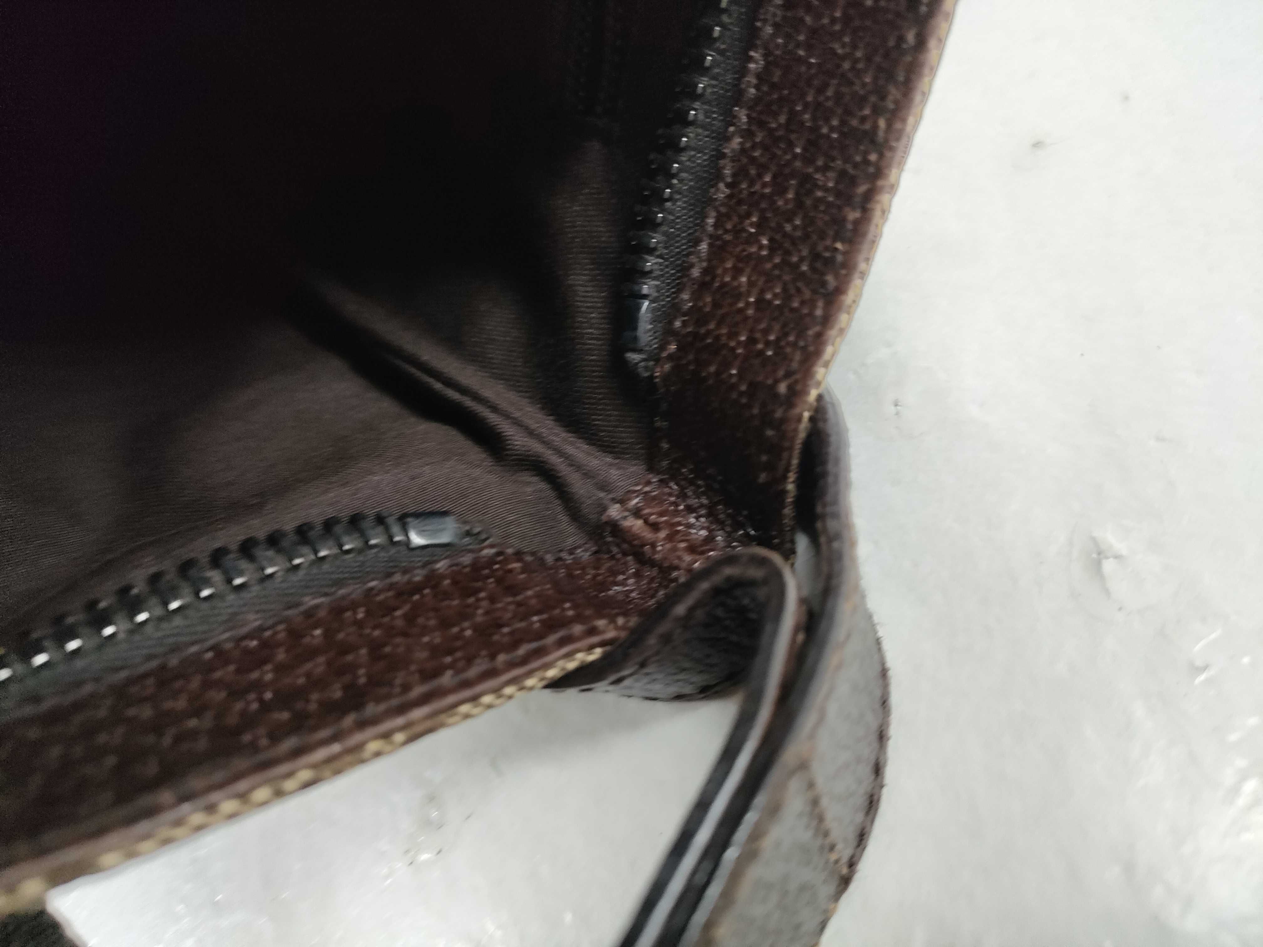 GG Canvas Shoulder Bag — view 11