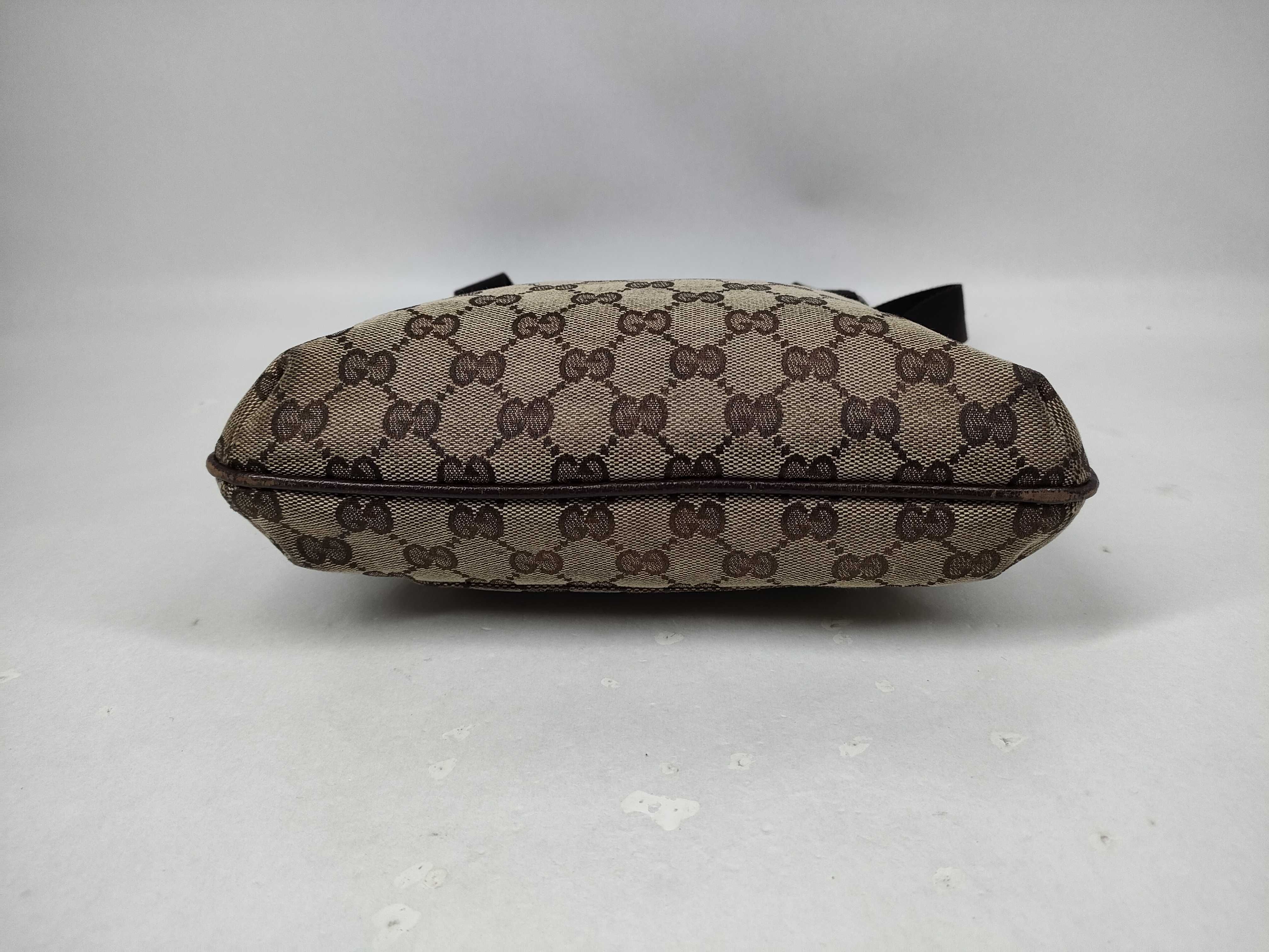 GG Canvas Shoulder Bag — view 3