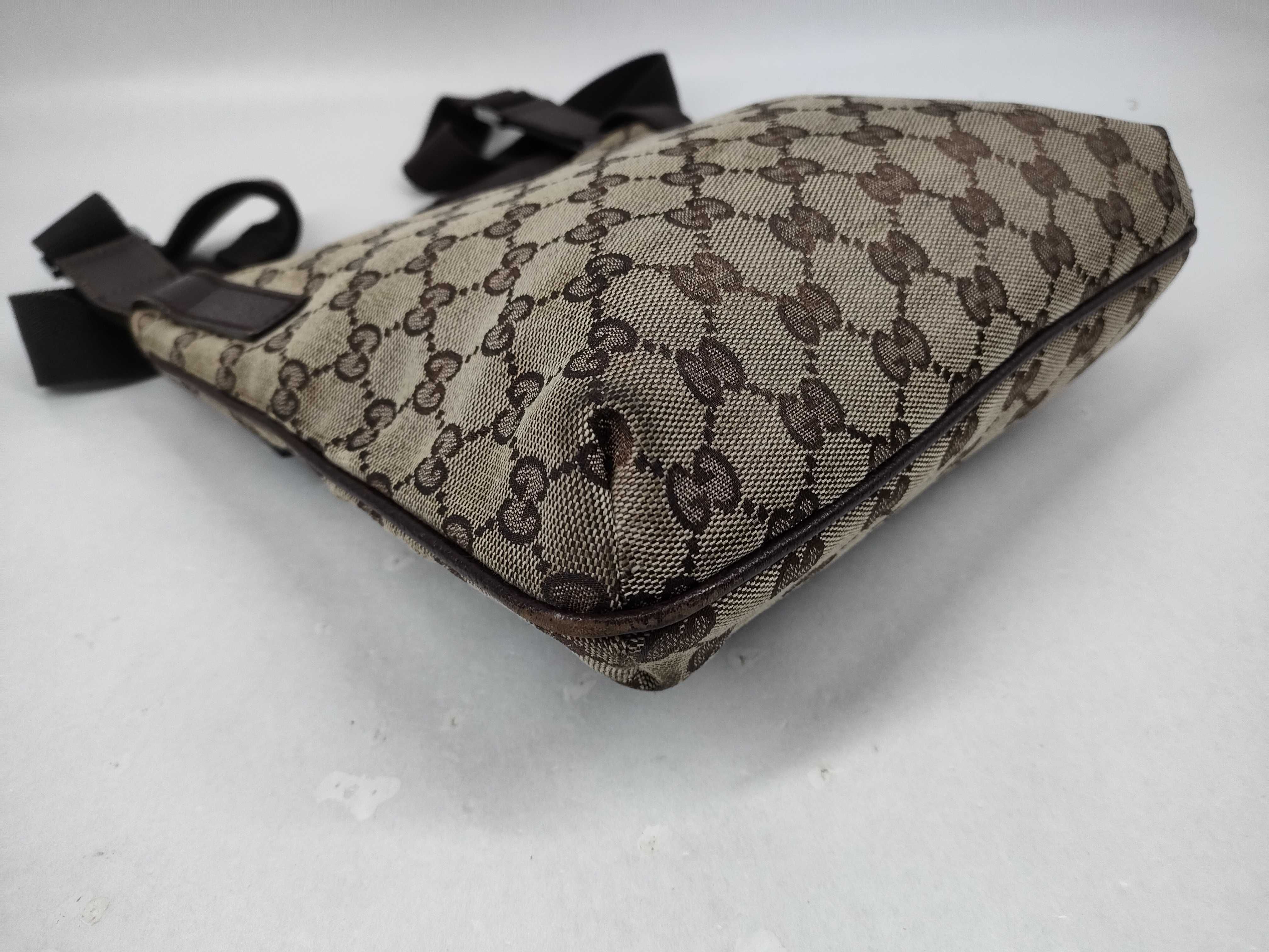 GG Canvas Shoulder Bag — view 4