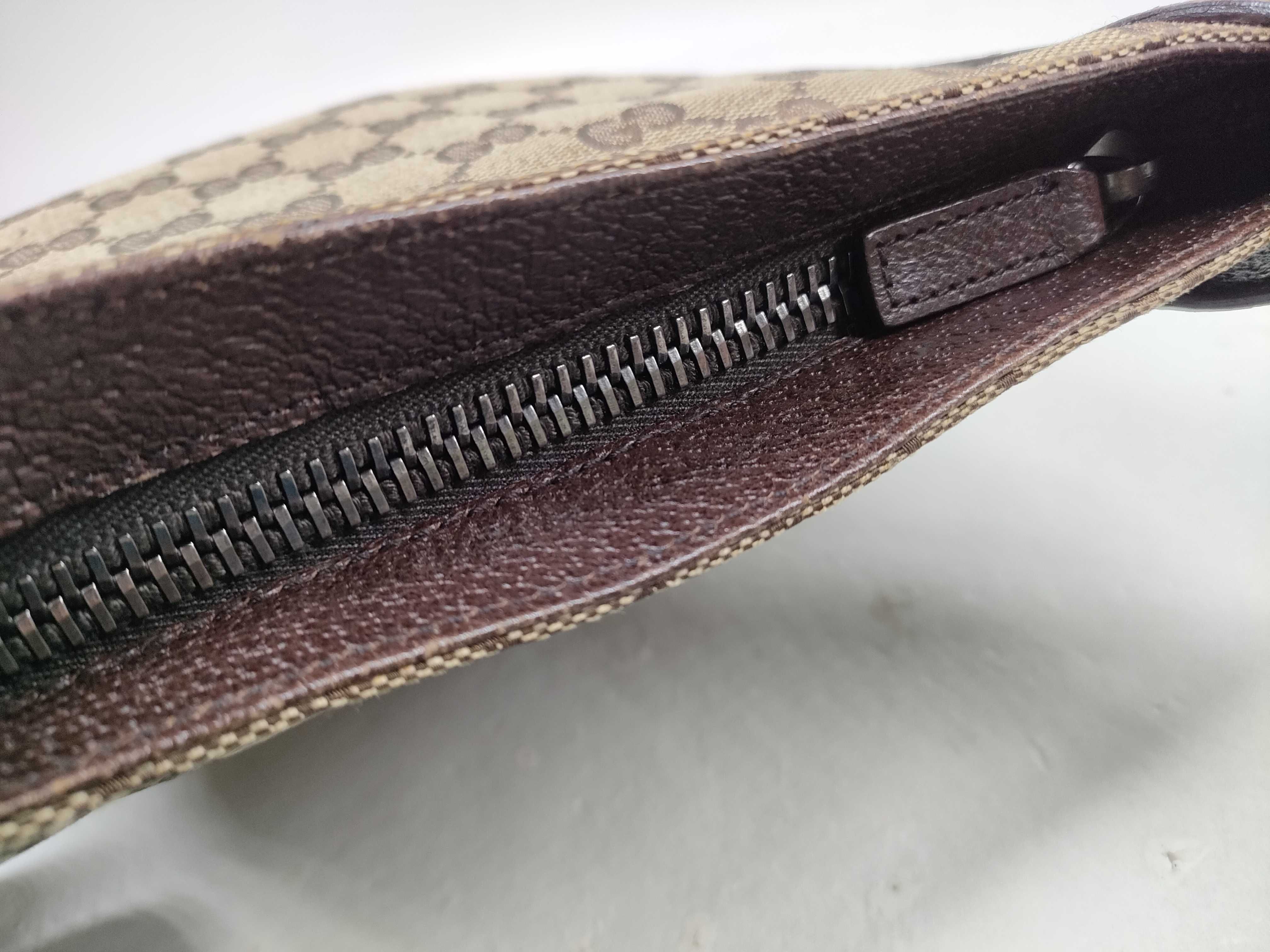 GG Canvas Shoulder Bag — view 9