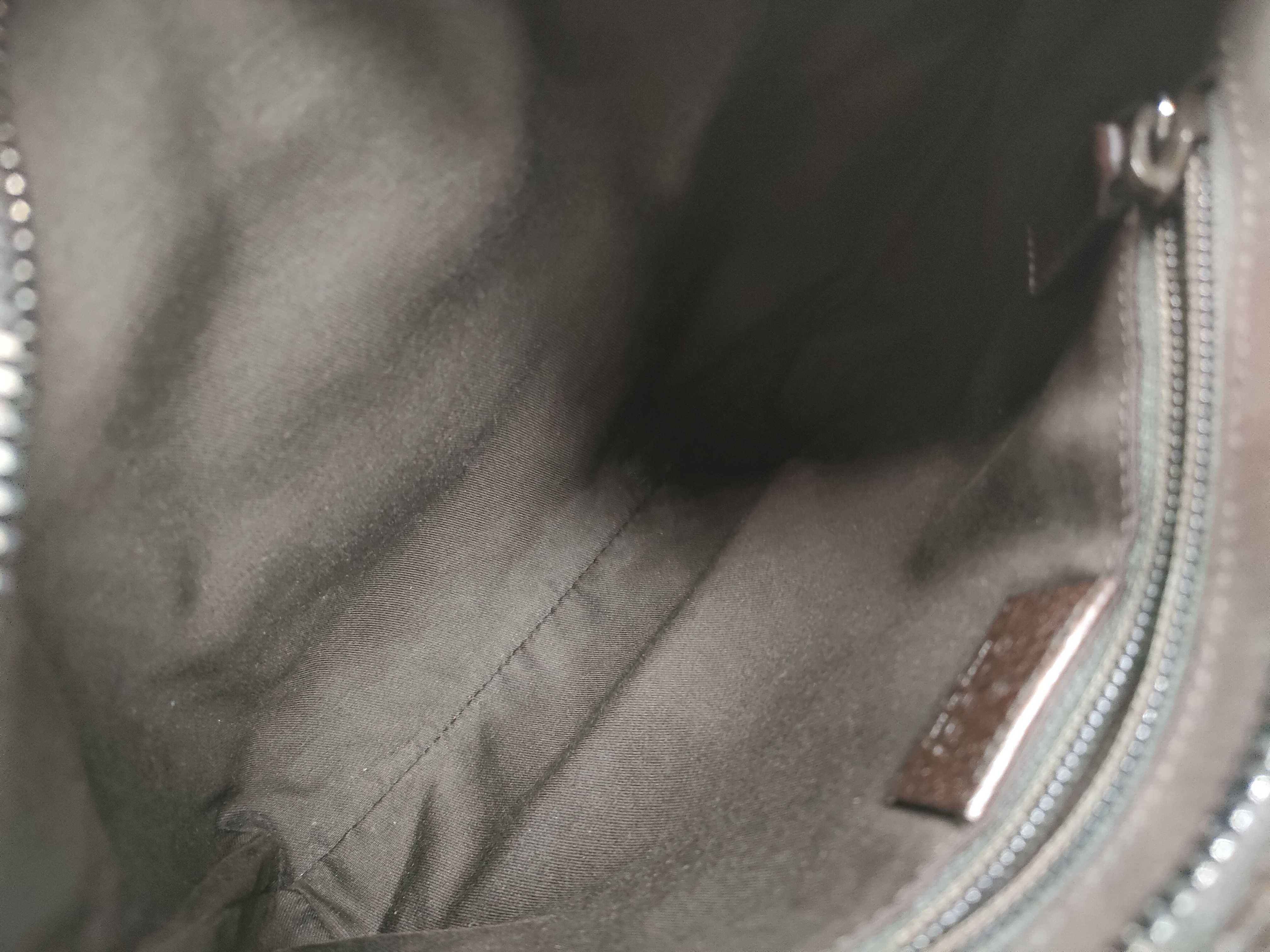 GG Canvas Shoulder Bag — view 10