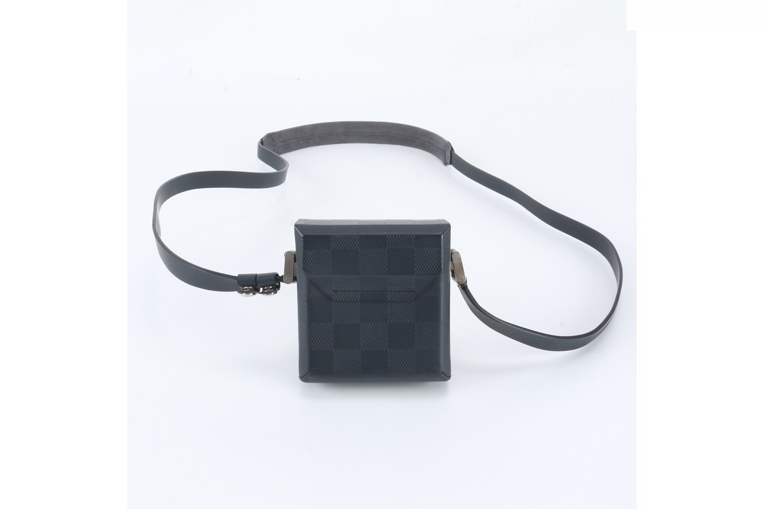 Damier Glacé Marty Marine Blue M92161 Leather Shoulder Bag — view 4