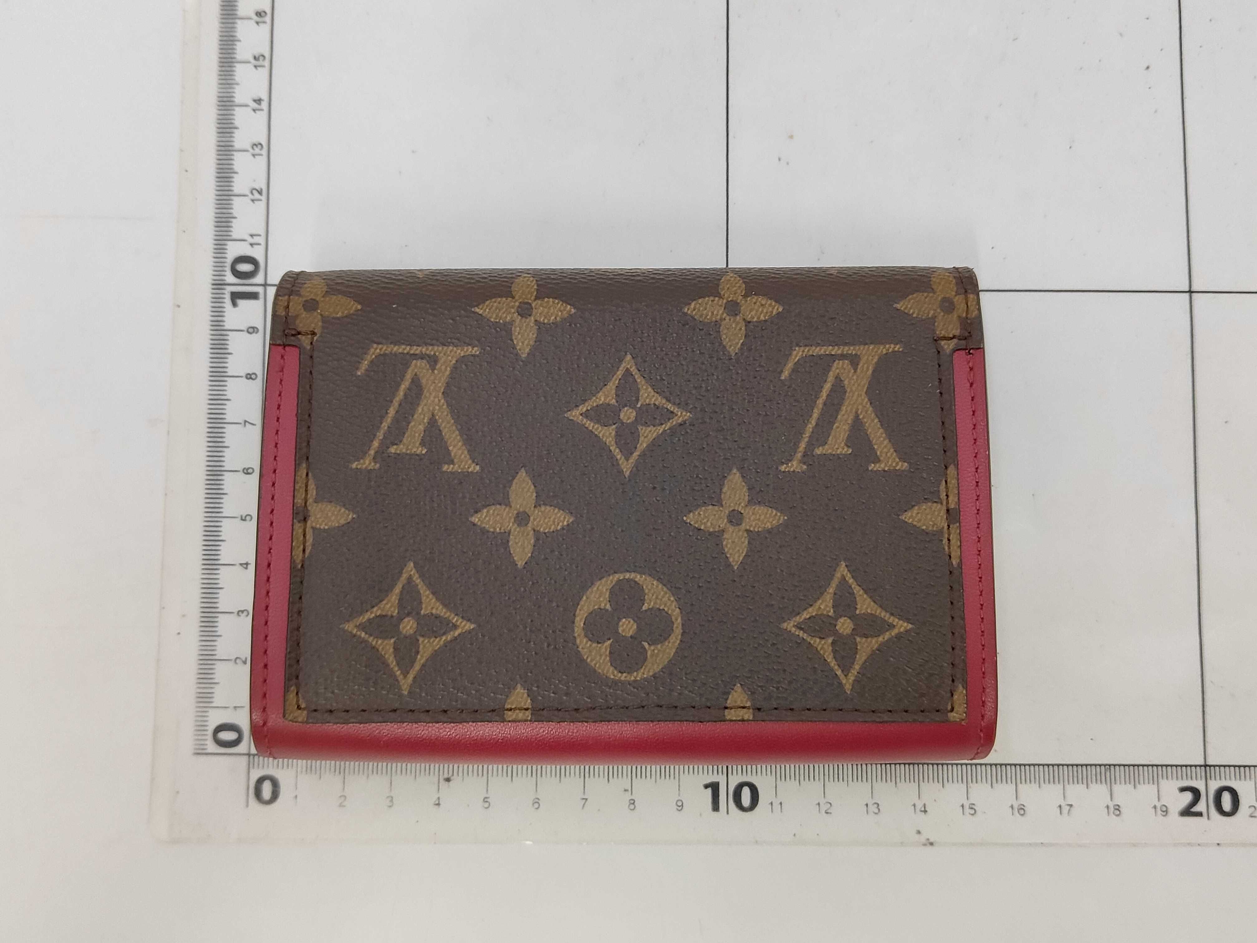 wallet — view 2
