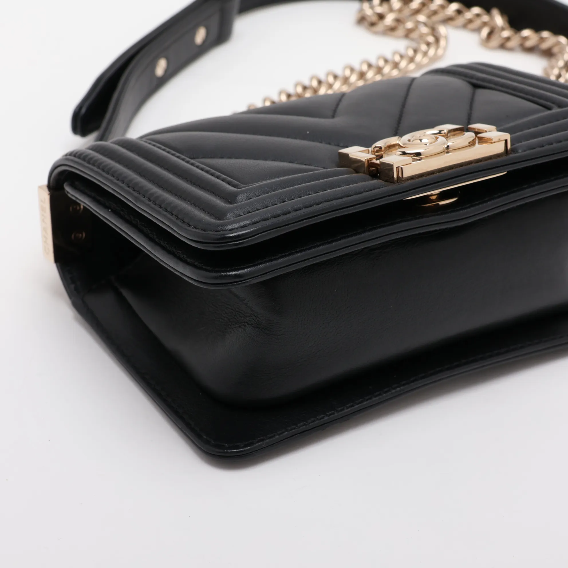 Mini Boy Chanel Leather Chain Shoulder Bag Chevron V-stitch Black Gold Hardware C8CHU908 Random Plate — view 4