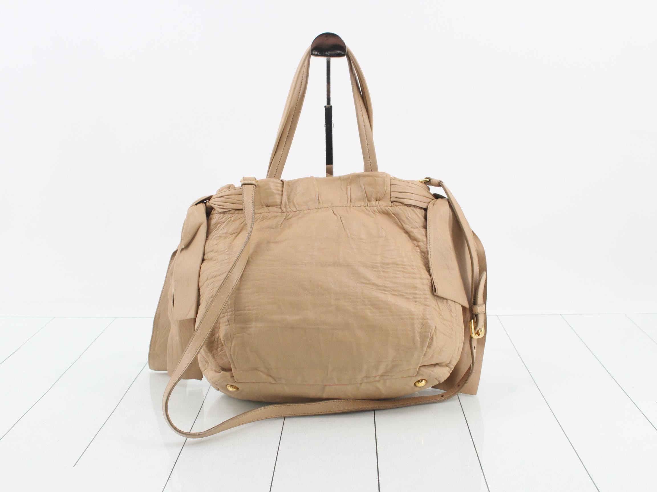 Leather tote bag, beige, gold hardware, shoulder strap and card holder included. — view 2