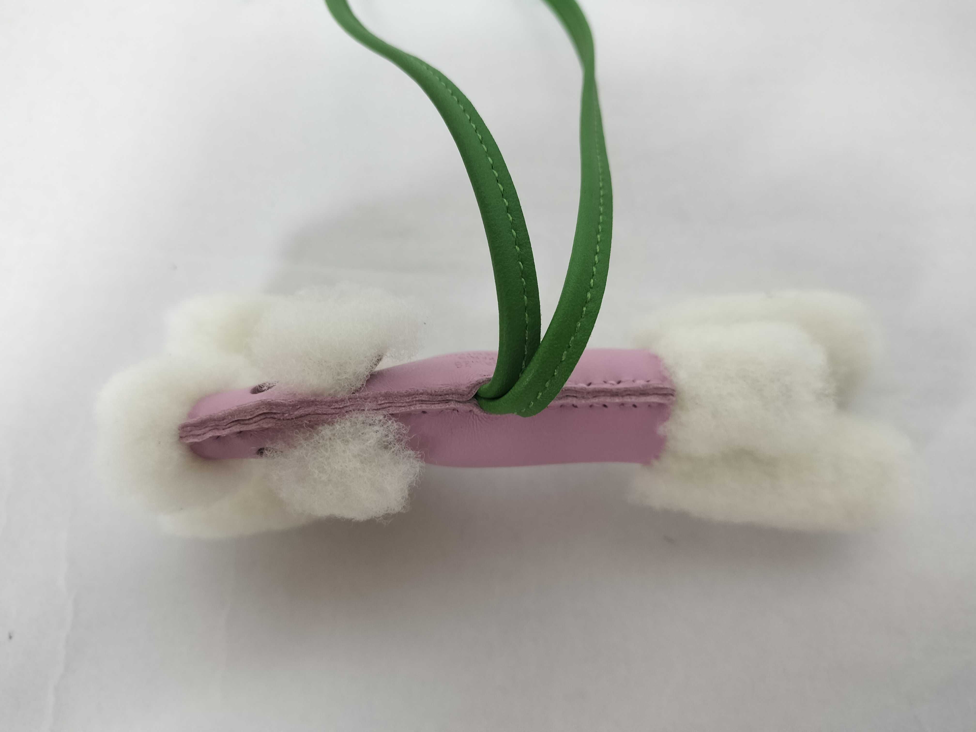 Charm Buddy Mauve Sylvestre/Vert Yucca Agneau Milo/Merino Mouton K Stamp Charm — view 5