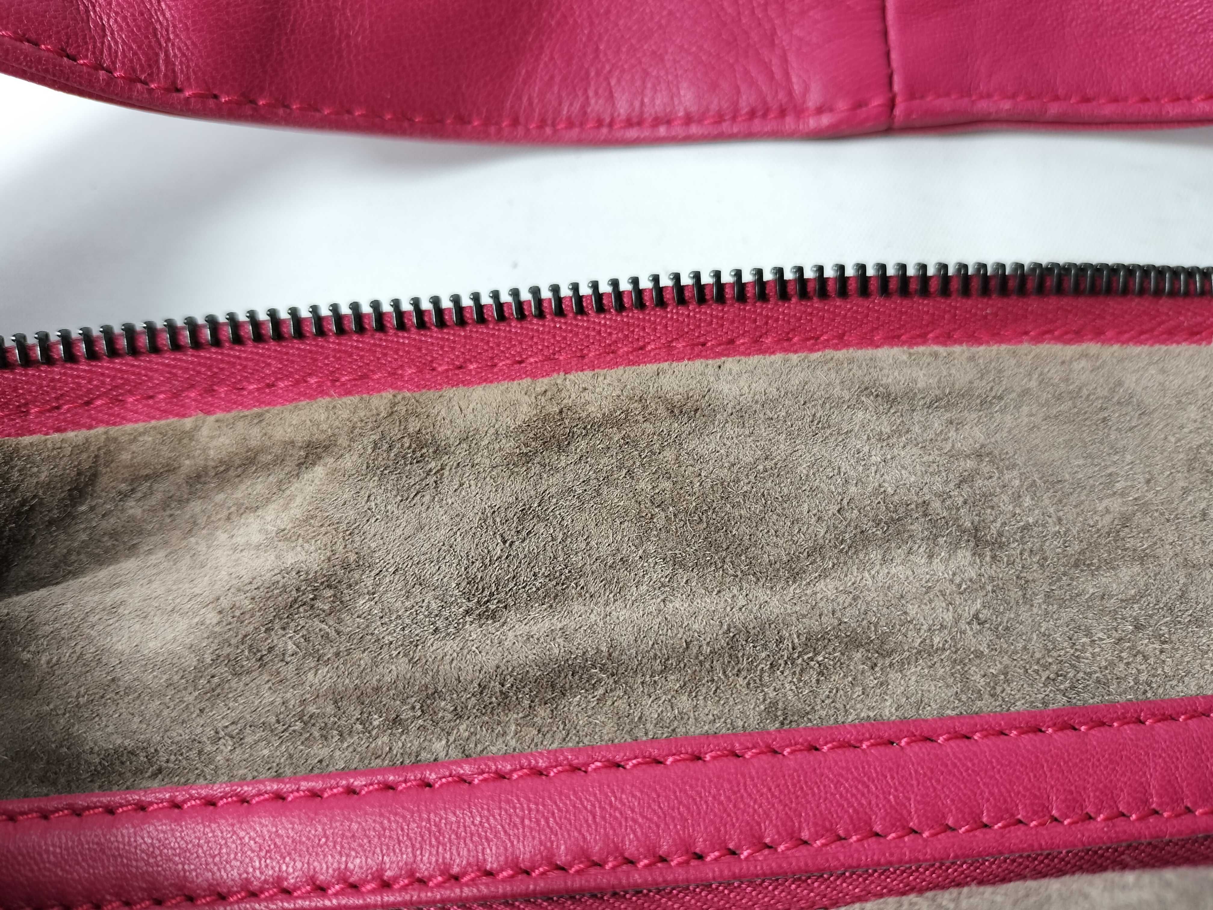 One-Shoulder Hobo Intrecciato Shoulder Bag — view 11