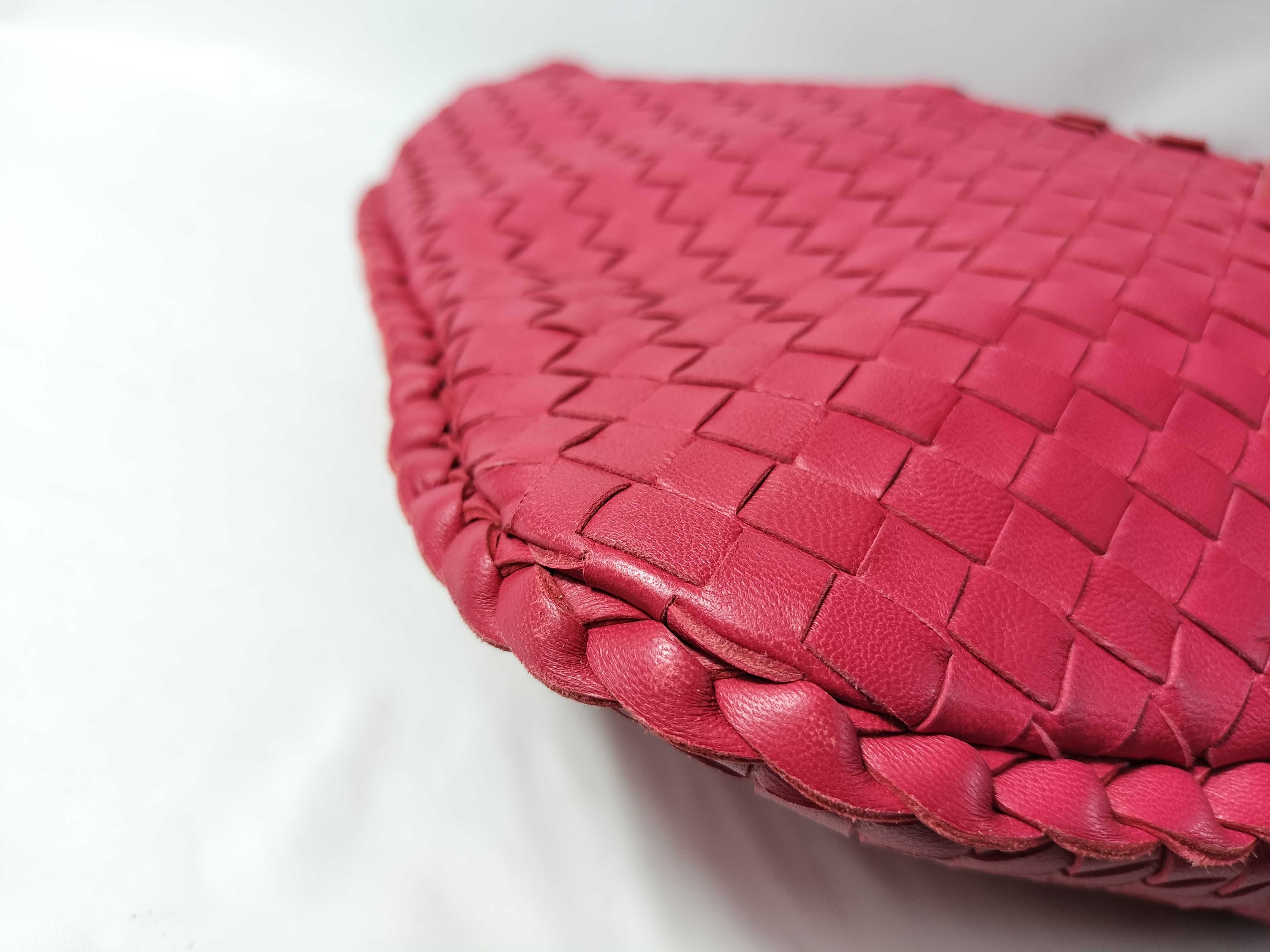 One-Shoulder Hobo Intrecciato Shoulder Bag — view 7