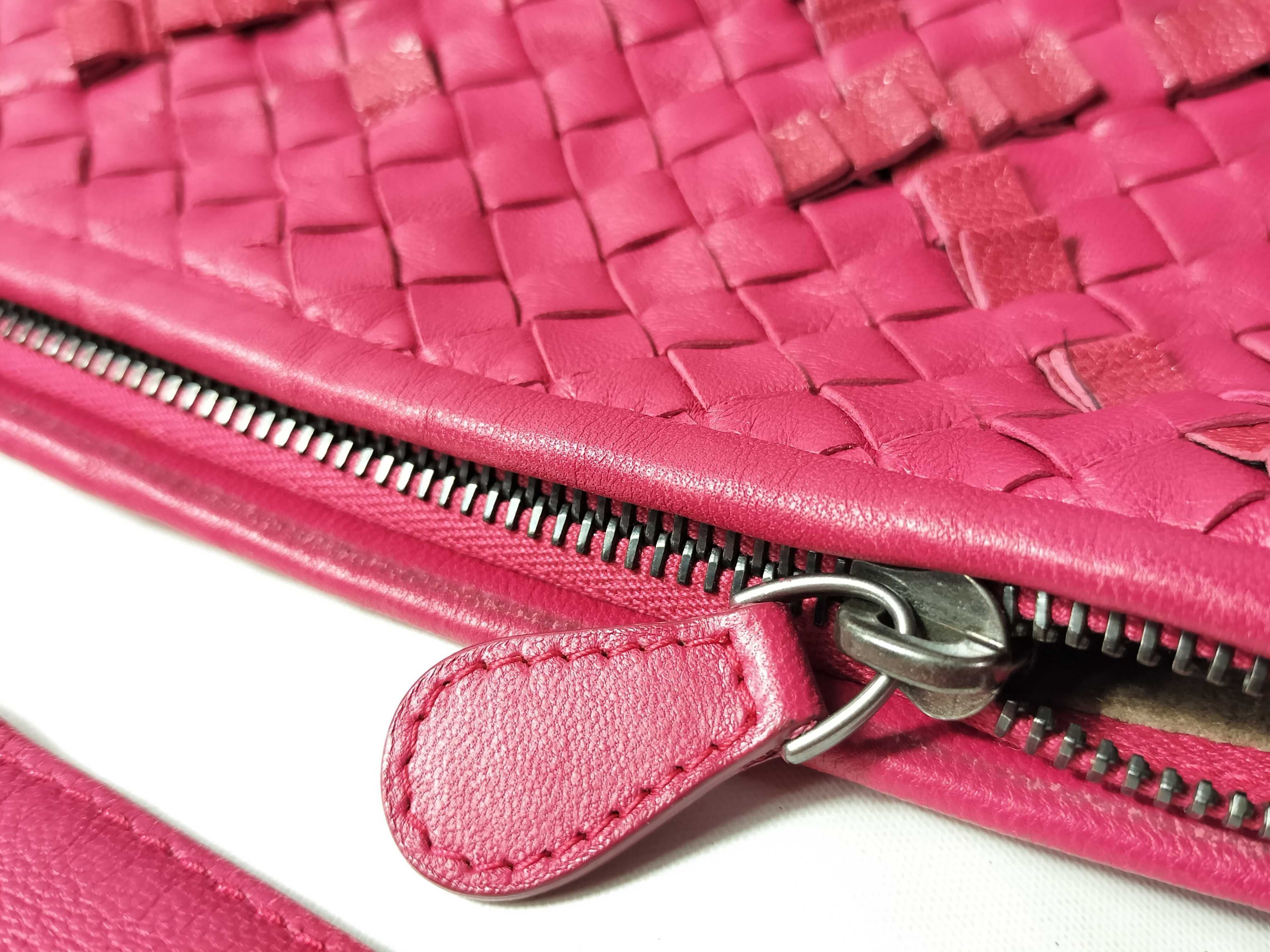 One-Shoulder Hobo Intrecciato Shoulder Bag — view 8