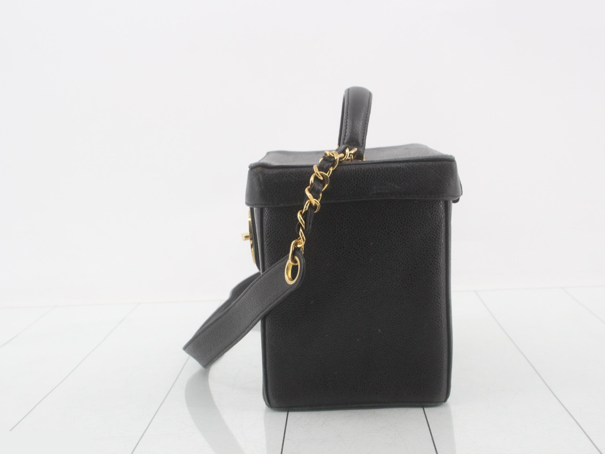 Vanity Case, Coco Mark, Caviar Skin, 2-Way Turnlock, Coco Mark — view 3