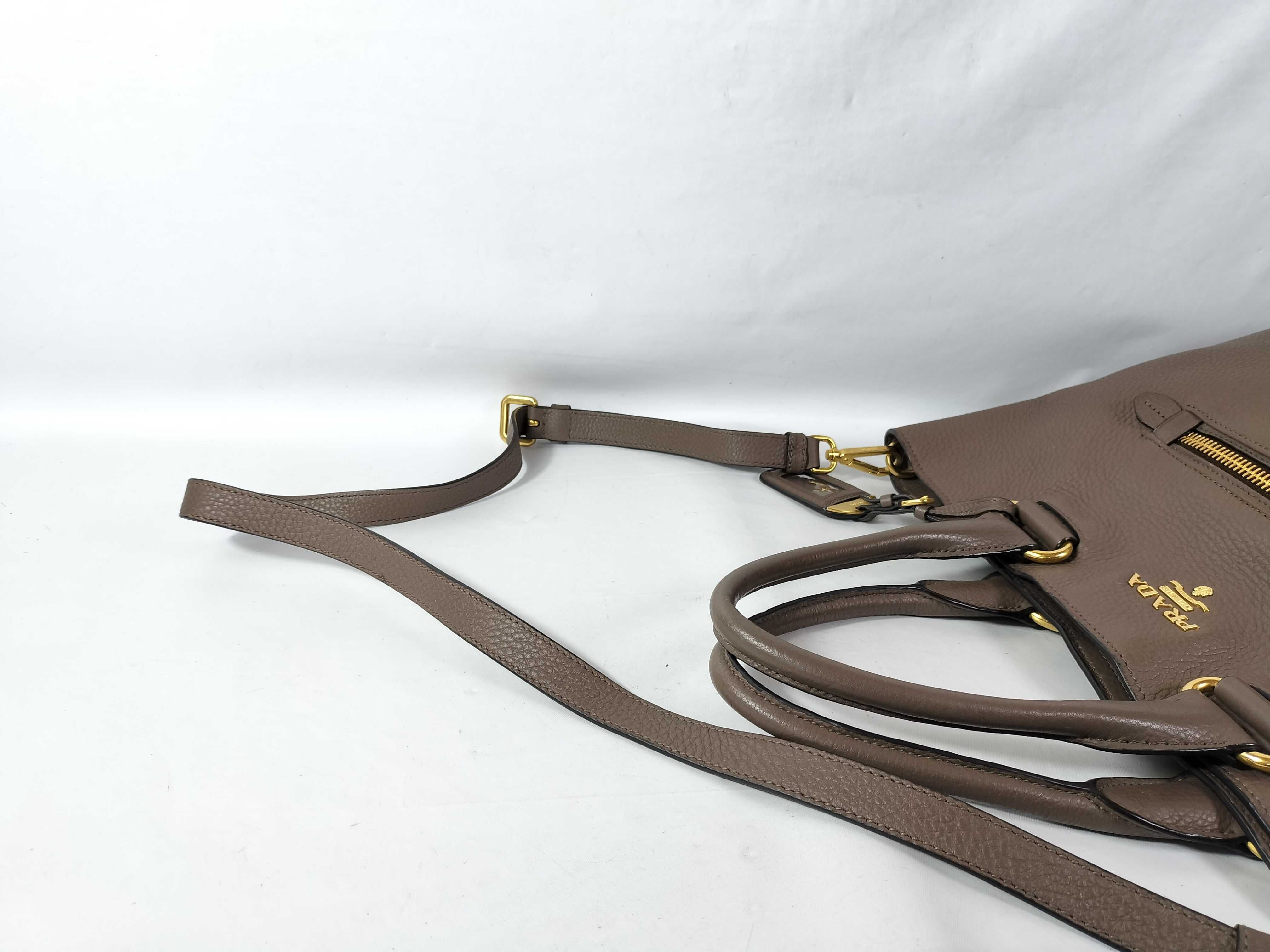 Vitello Daino Zip Bag Tote Bag — view 3