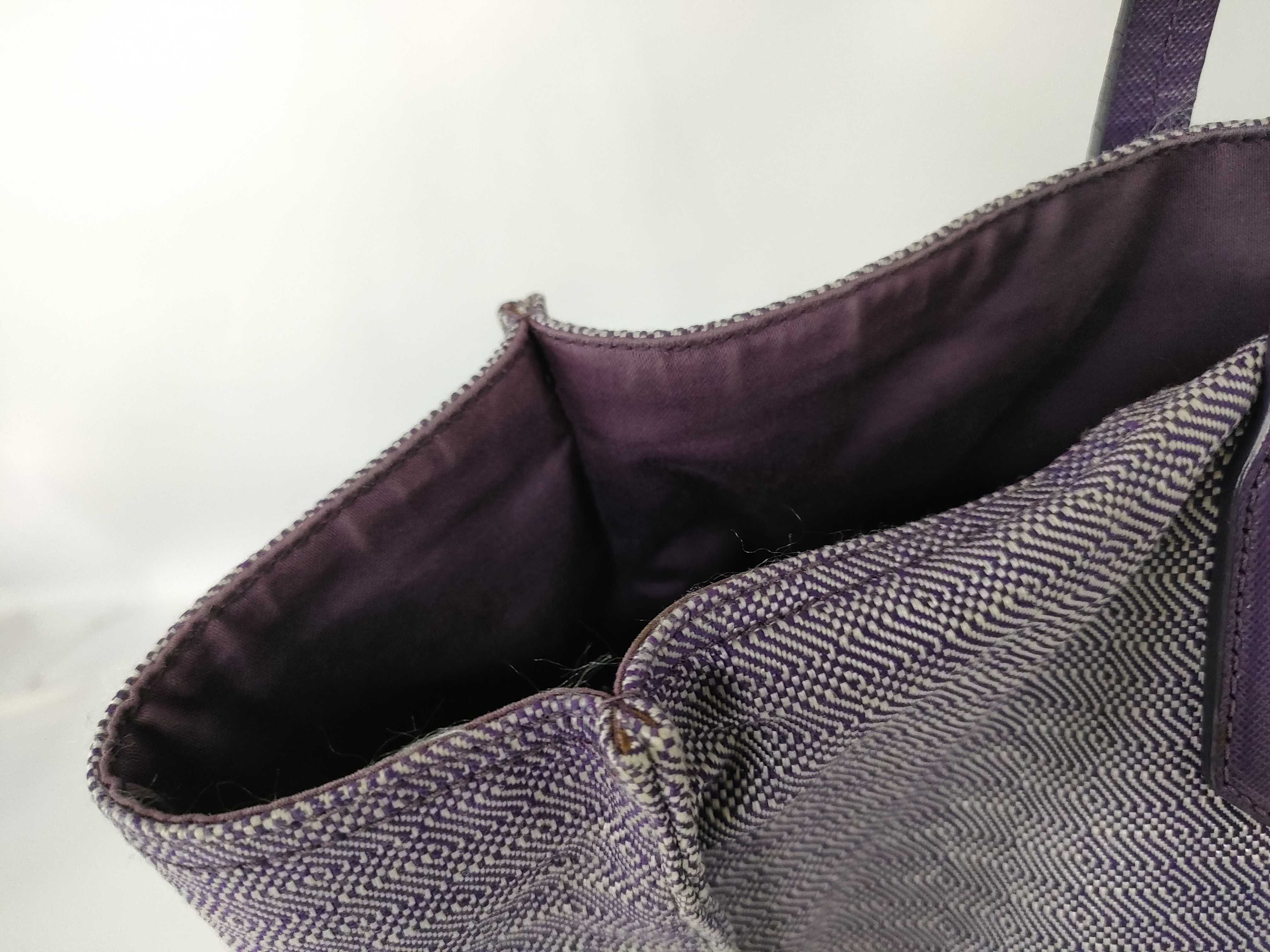 tote bag with triangular logo — view 15
