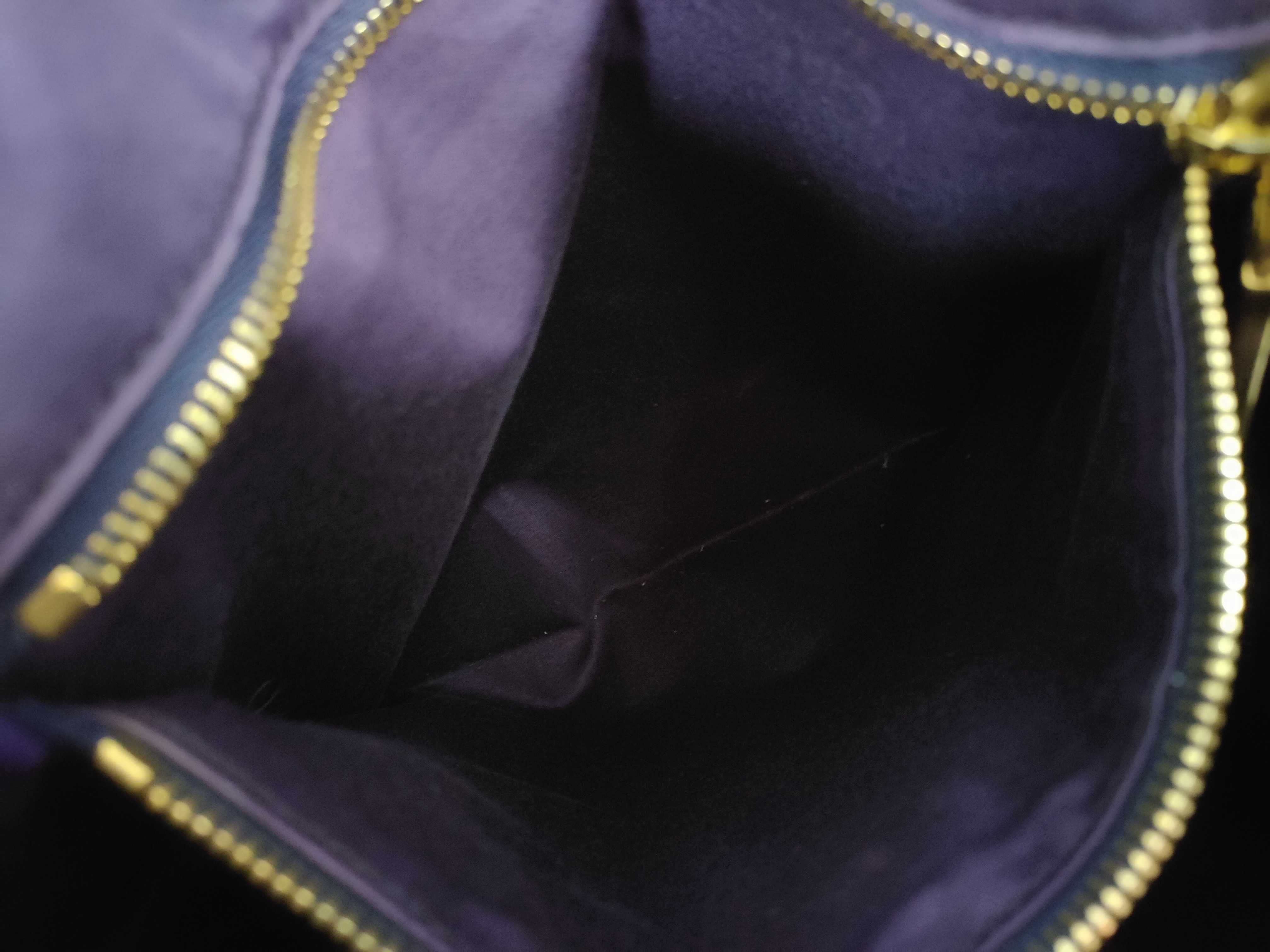 tote bag with triangular logo — view 10