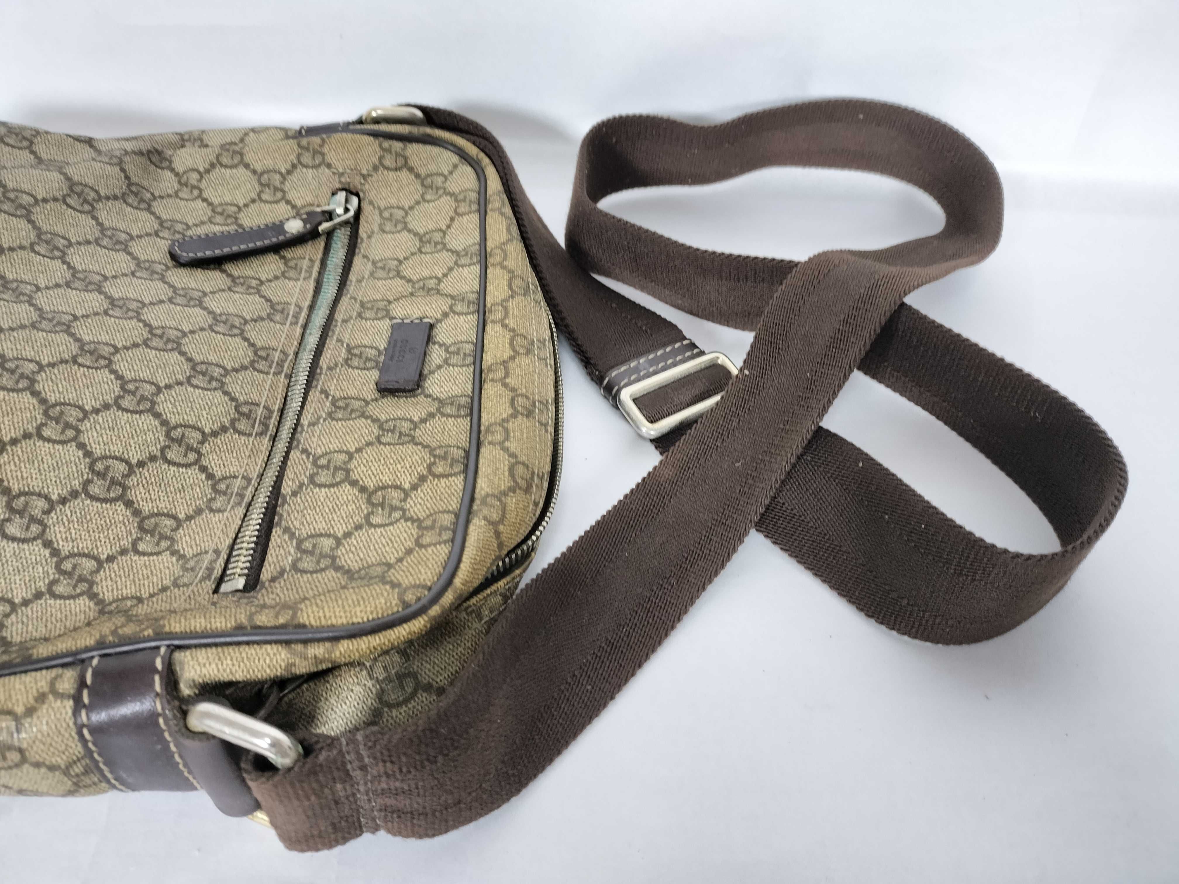 GG Supreme 201443 GG Supreme Shoulder Bag — view 3