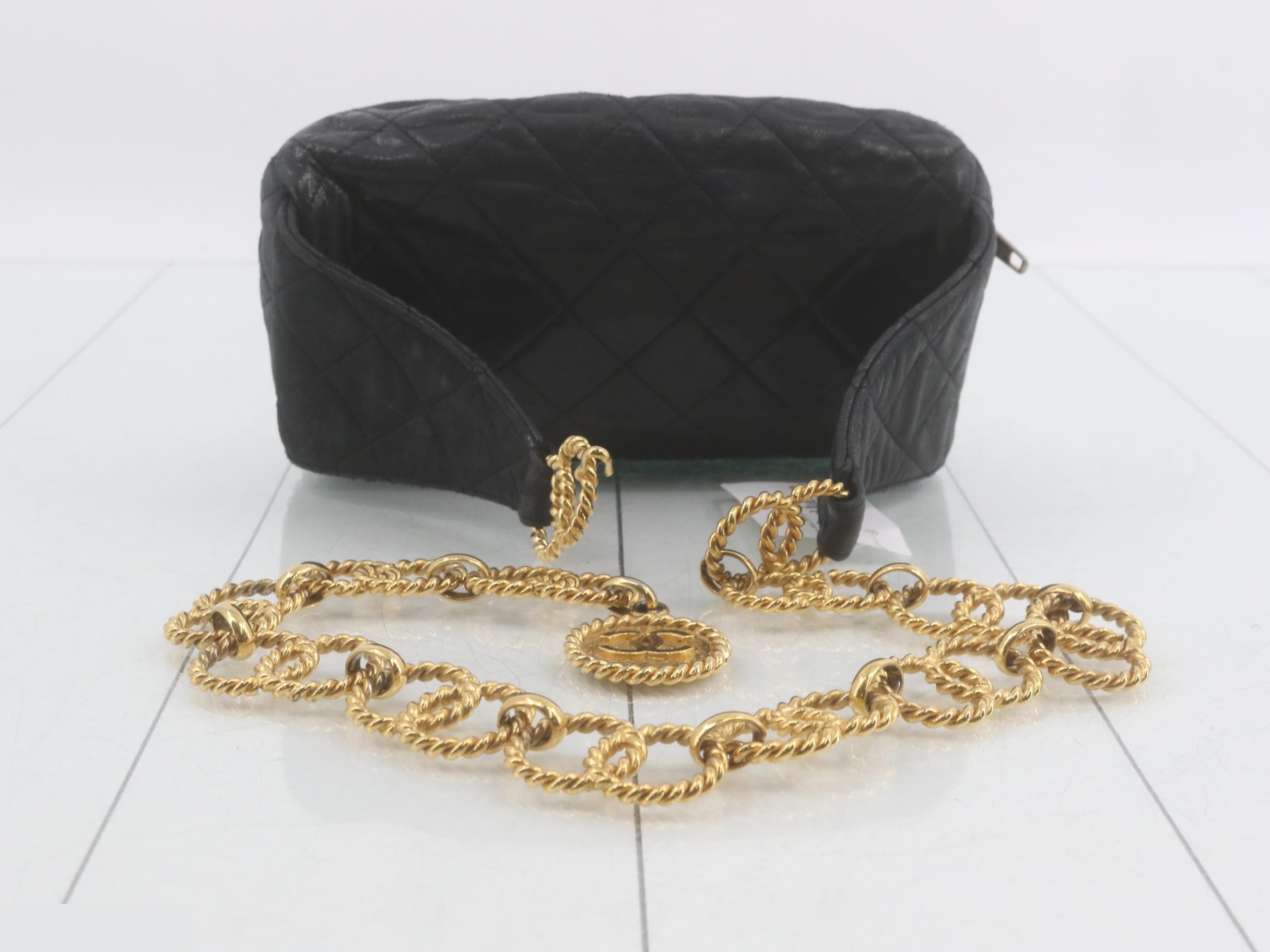 Matelassé waist bag with chain belt — view 2