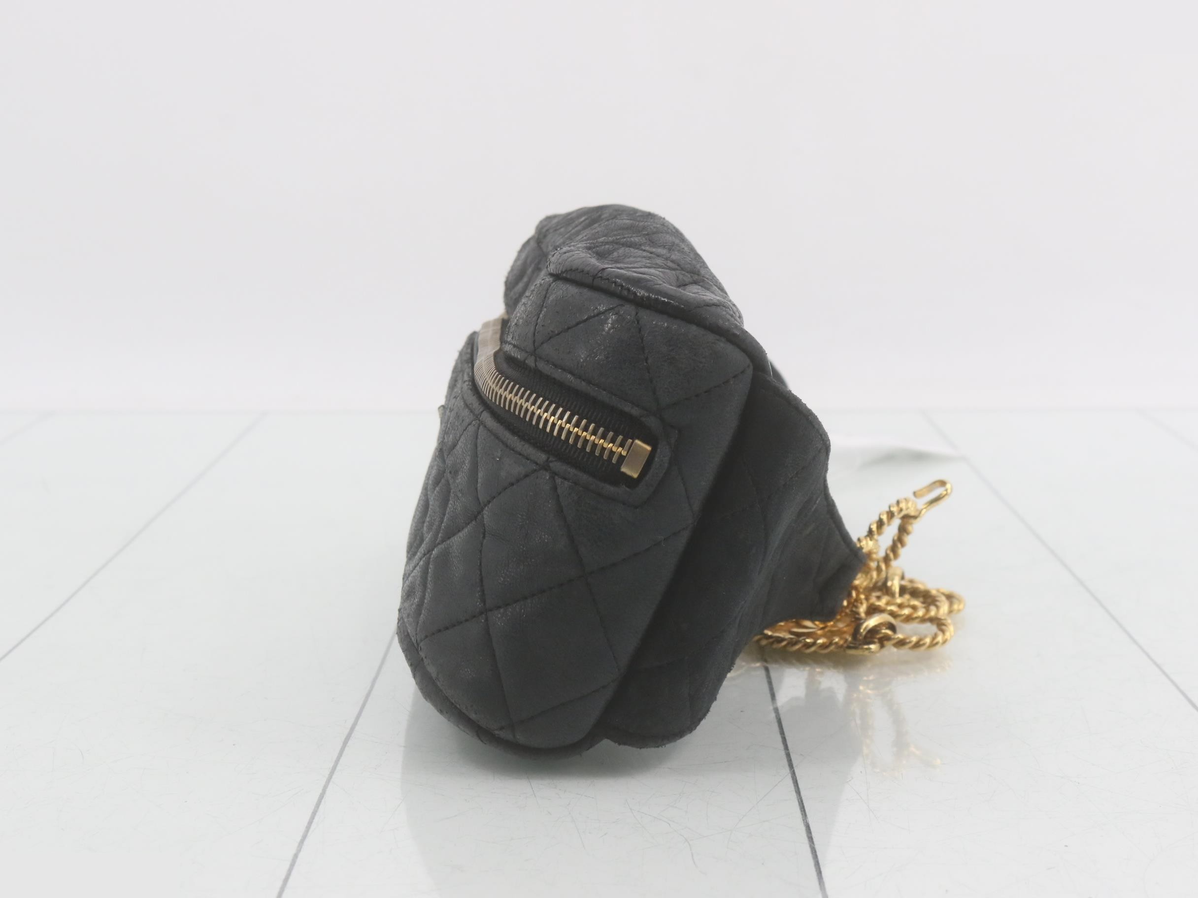 Matelassé waist bag with chain belt — view 3
