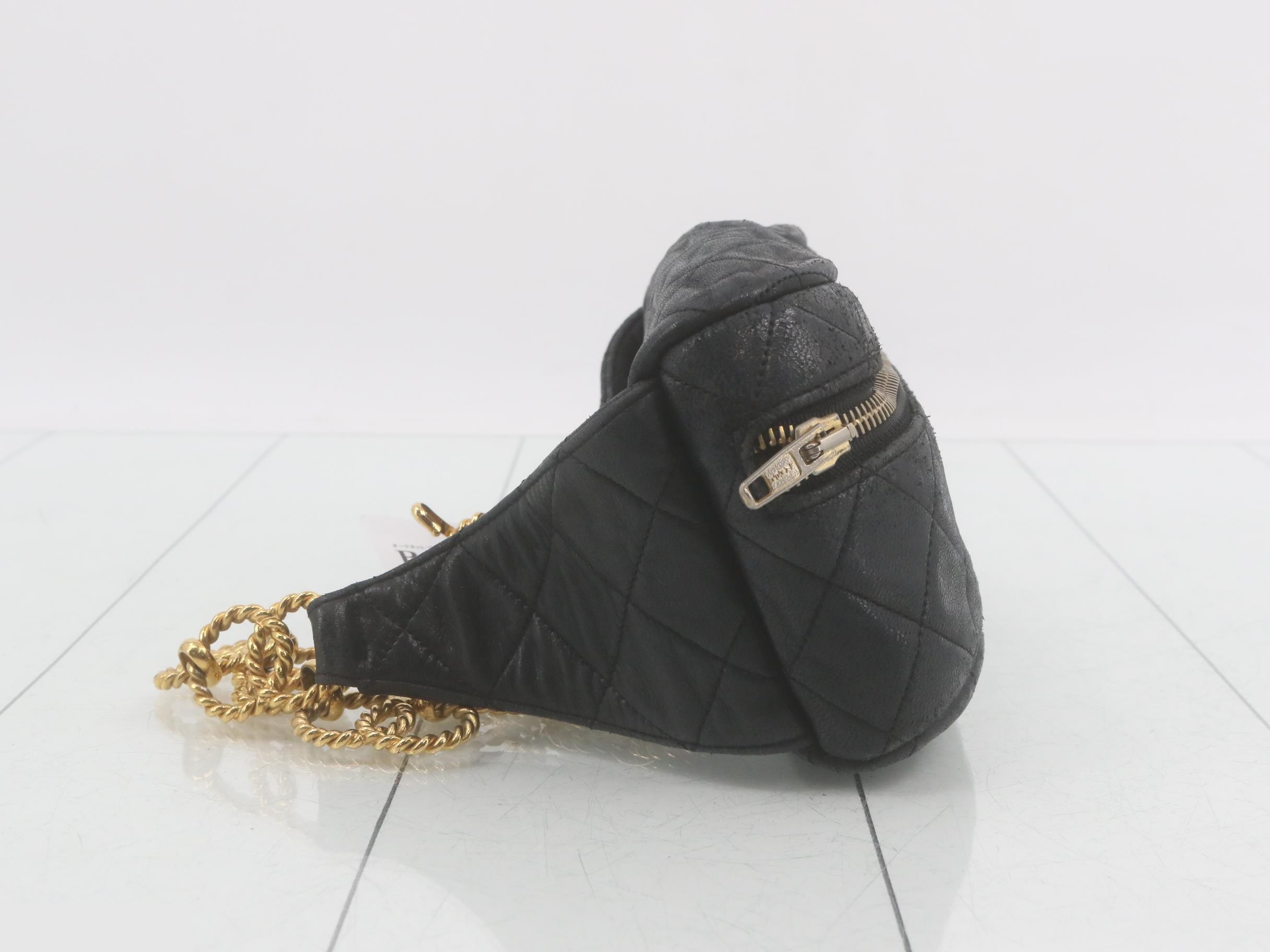Matelassé waist bag with chain belt — view 4