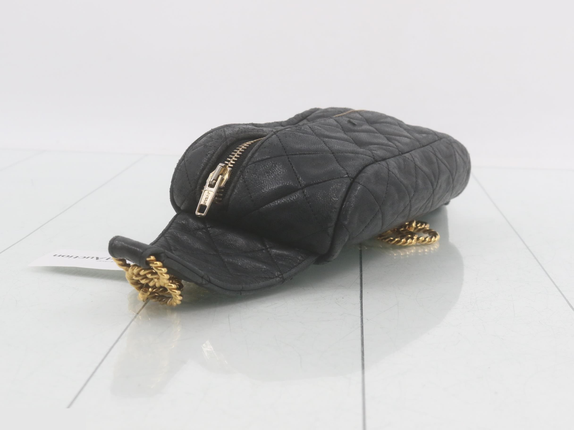 Matelassé waist bag with chain belt — view 5