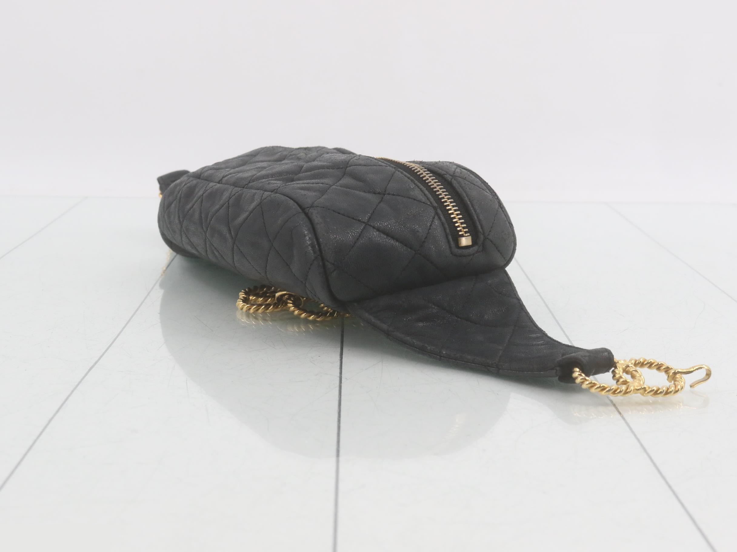 Matelassé waist bag with chain belt — view 6