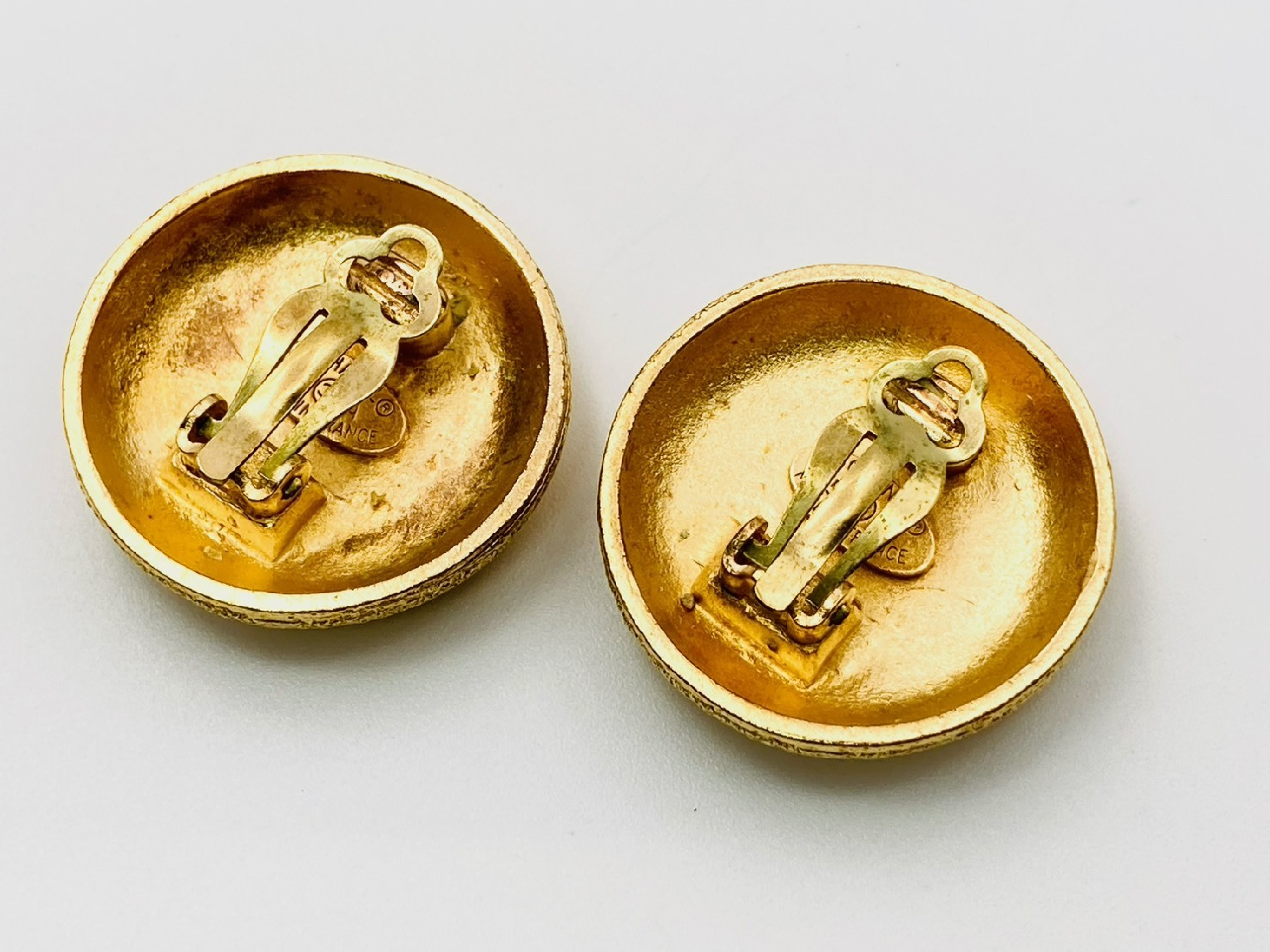 Coco Mark Round Earrings 95A Gold Earrings — view 2