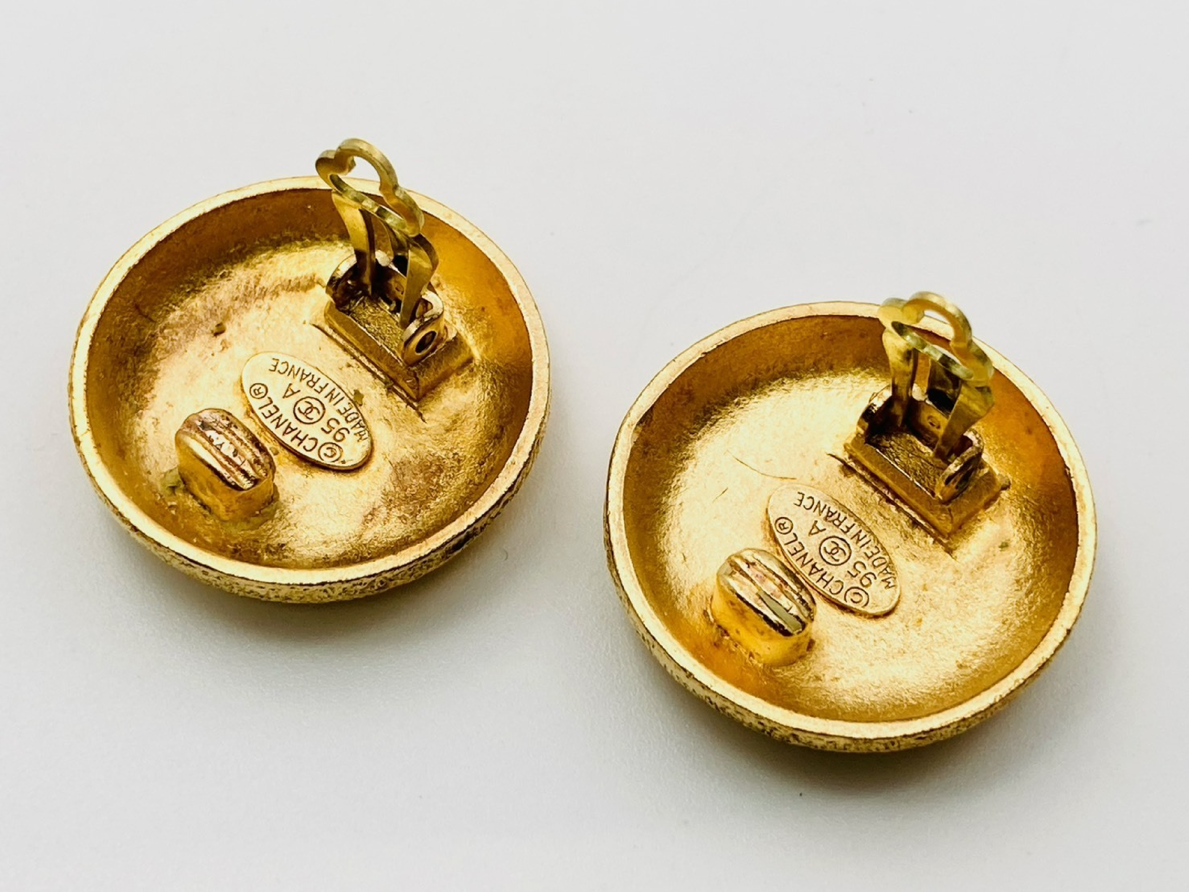 Coco Mark Round Earrings 95A Gold Earrings — view 3