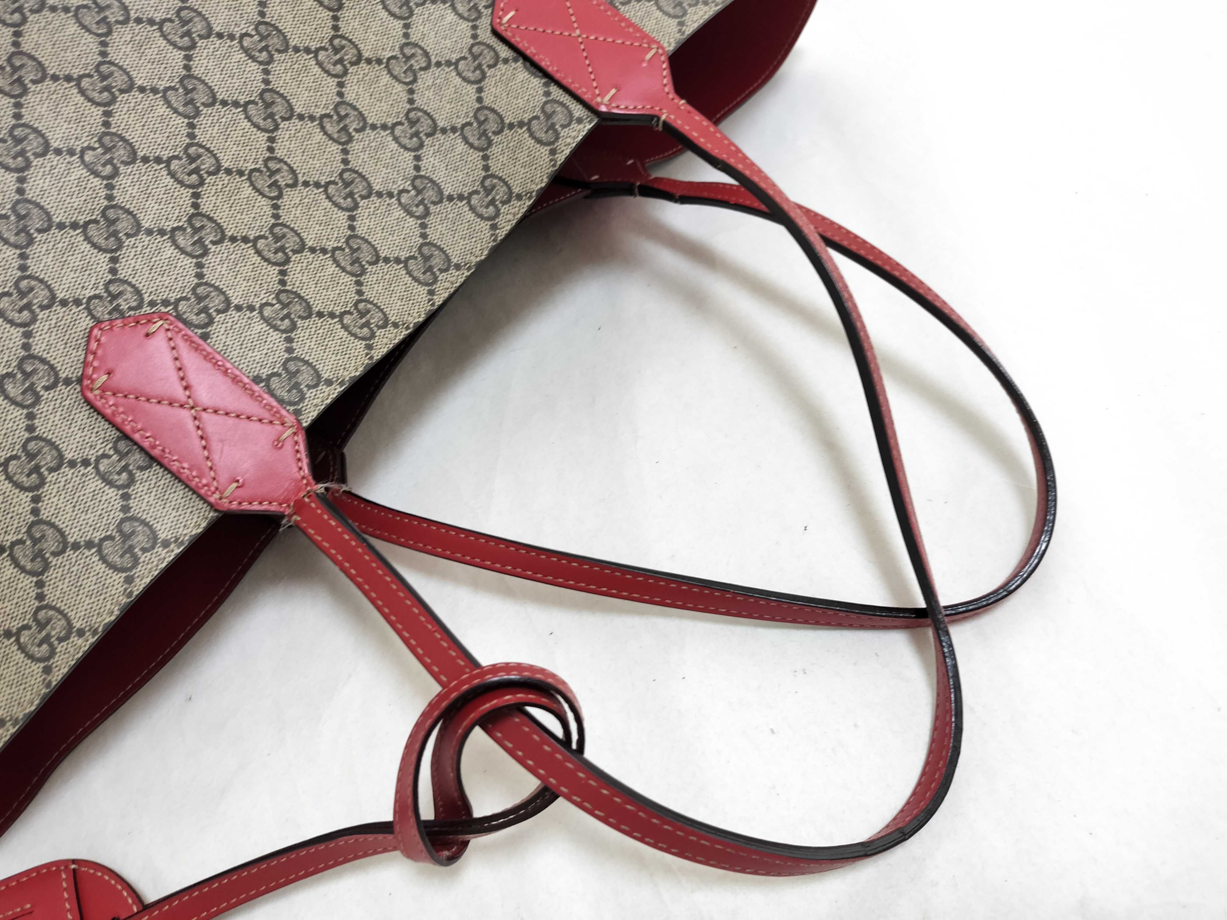 GG Supreme Gucci Tote GG Supreme Tote Bag — view 3