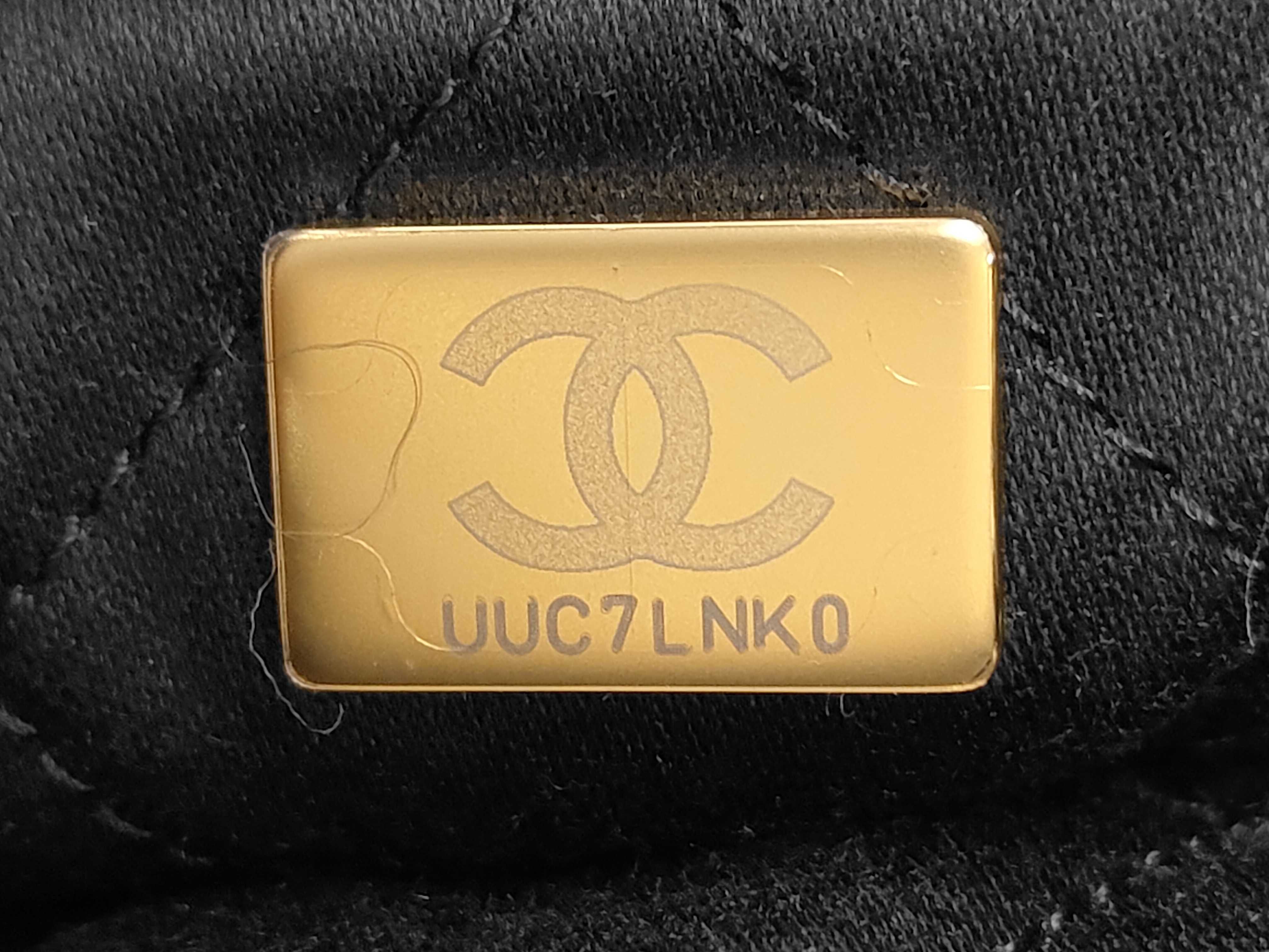 22 Bag Mini Chain Shoulder Bag — view 9