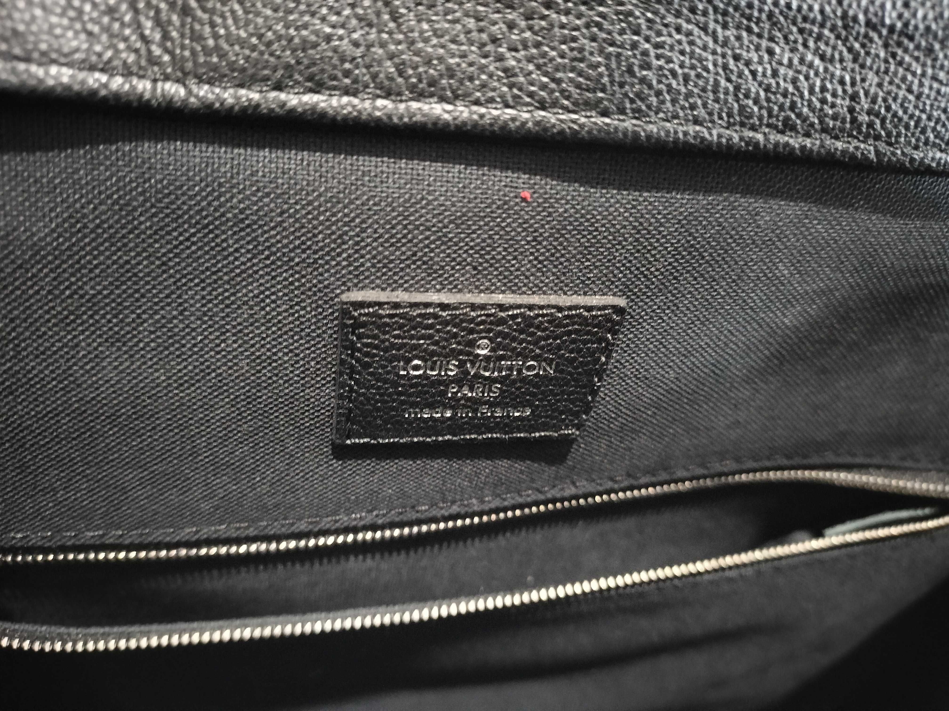 Epi M54149 Epi Black Vanneau GM Noir Handbag with Shoulder Strap — view 11