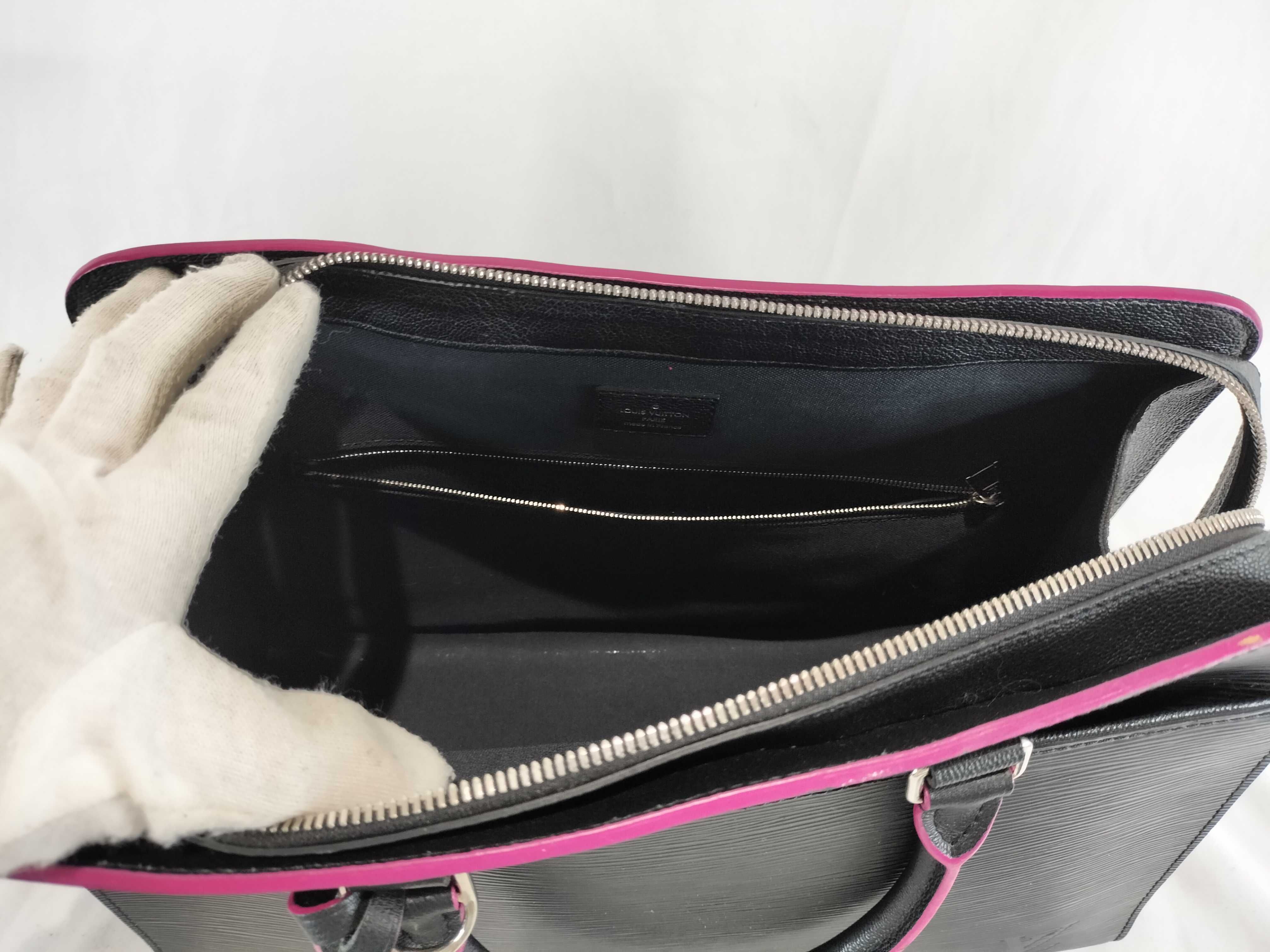 Epi M54149 Epi Black Vanneau GM Noir Handbag with Shoulder Strap — view 9