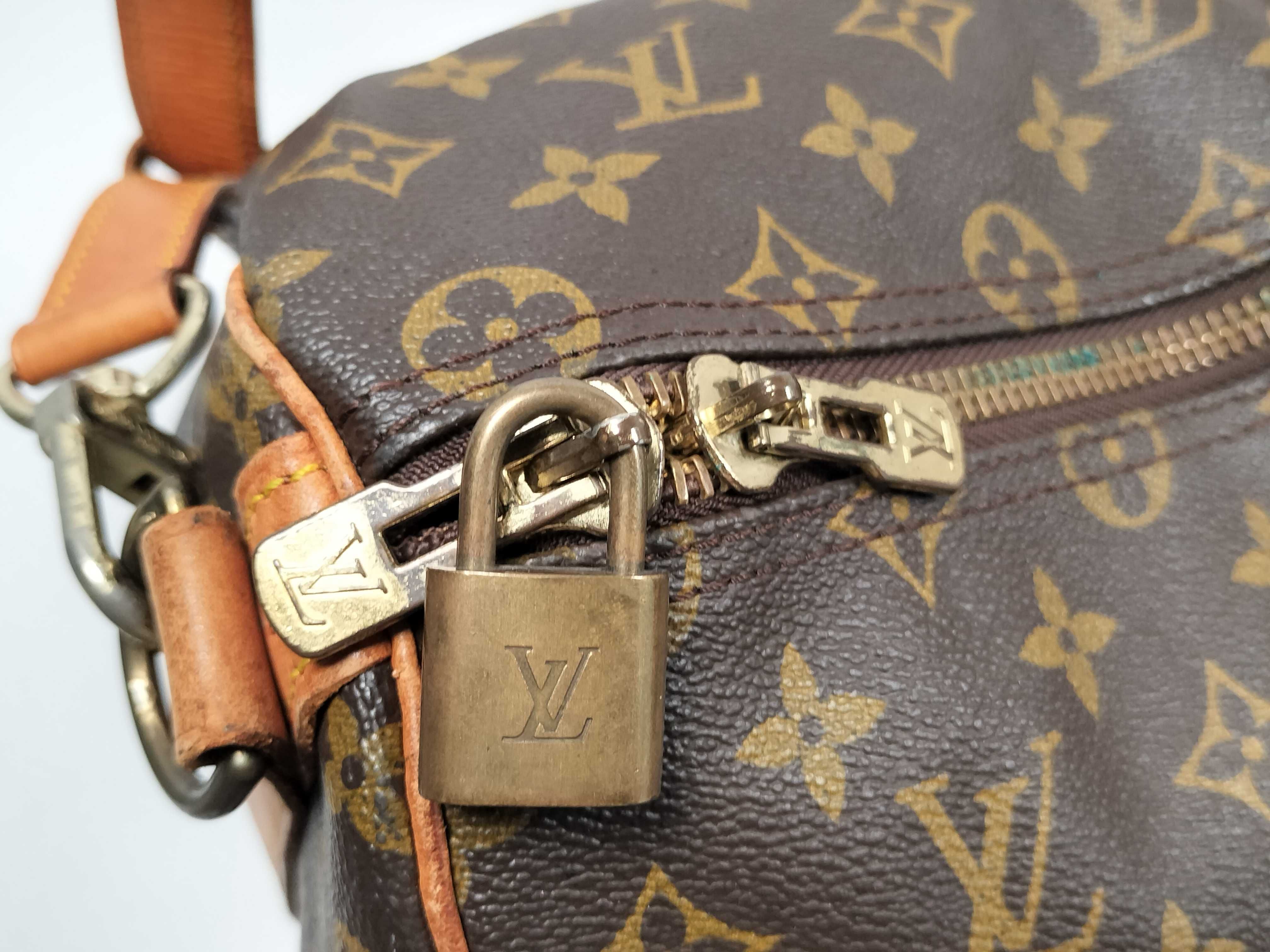 Monogram LV Keepall Bandoulière Boston Bag — view 9