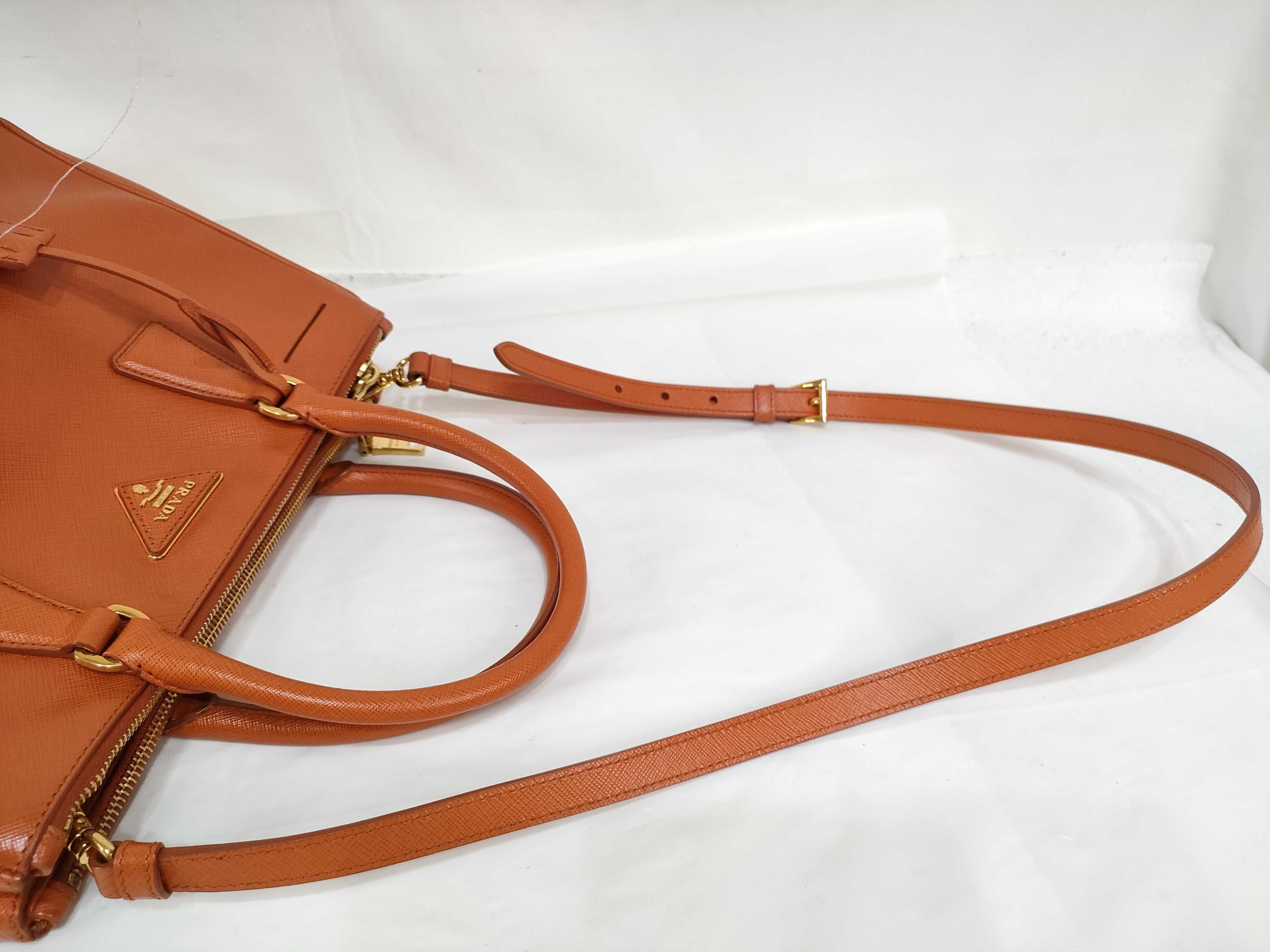 handbag — view 3