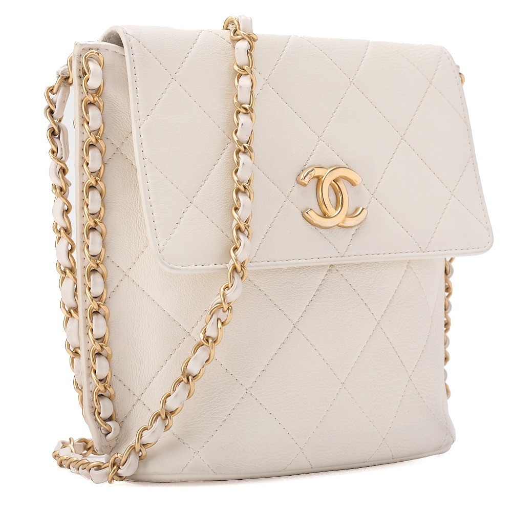 Lambskin Matelassé Chain Shoulder Bag, White, Gold Hardware, Series 31 — view 3
