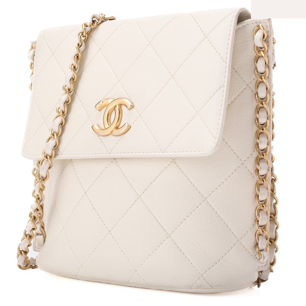 Lambskin Matelassé Chain Shoulder Bag, White, Gold Hardware, Series 31 — view 4