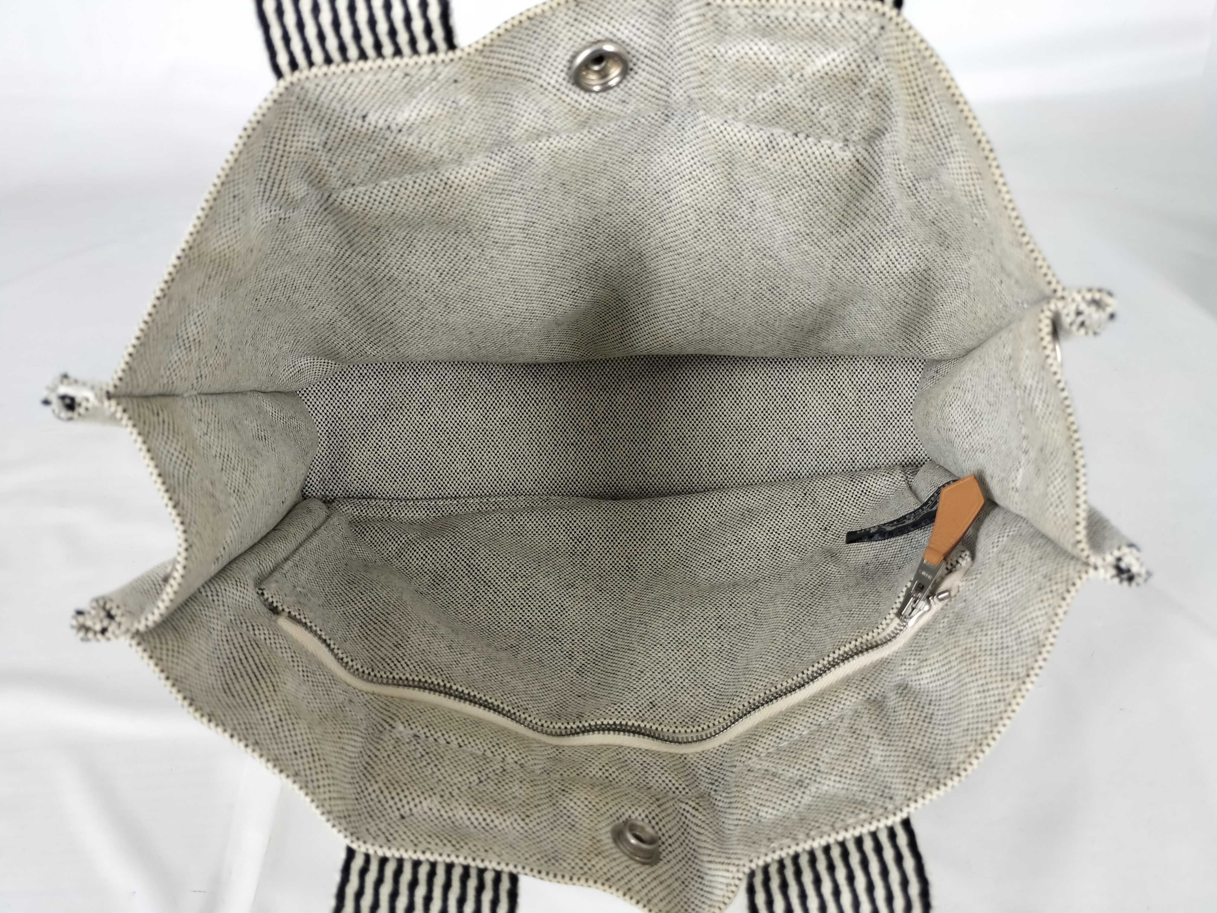 Fourre-Tout New Fourre-Tout PM Handbag — view 9