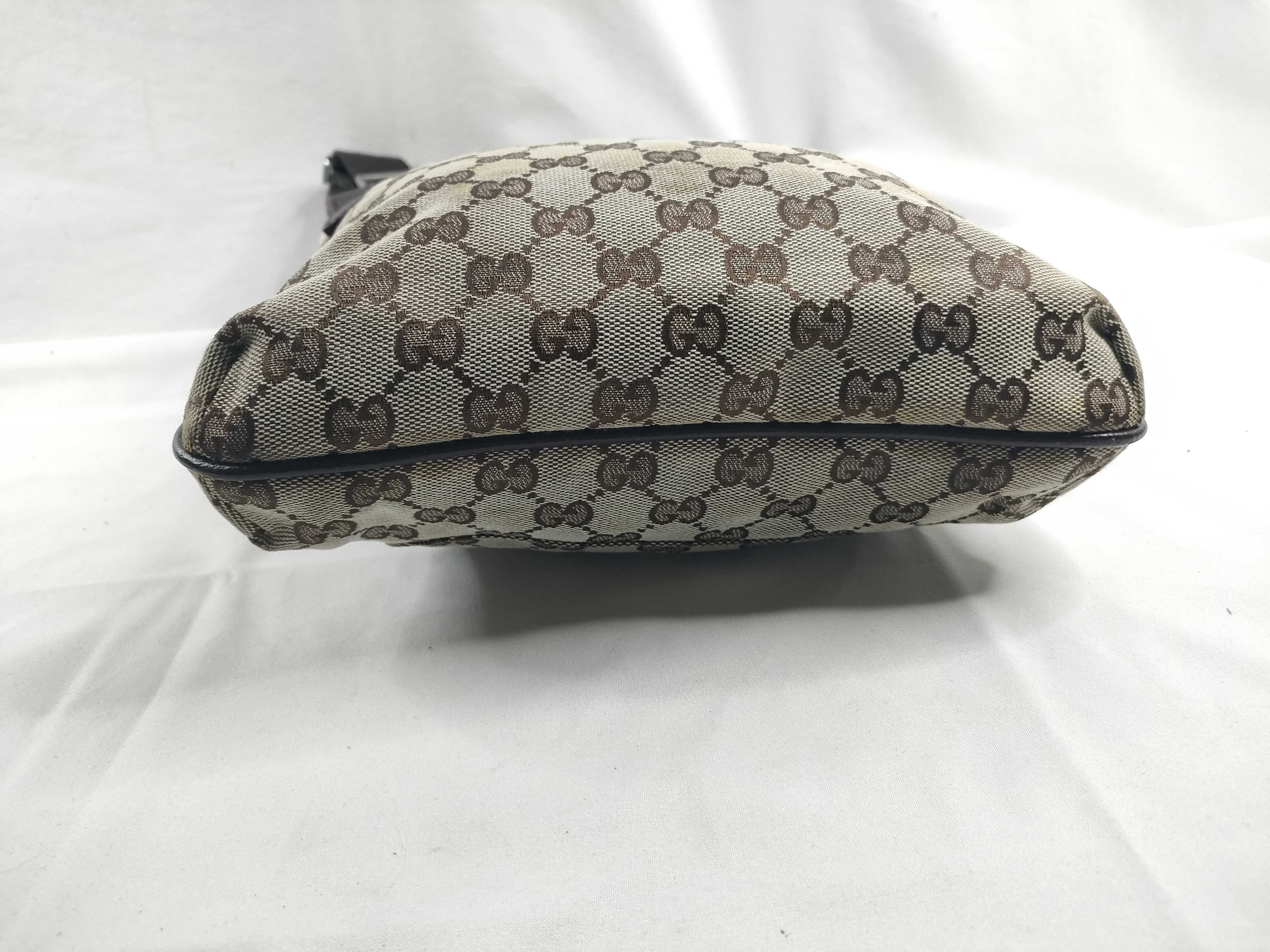 GG Canvas Shoulder Bag — view 4