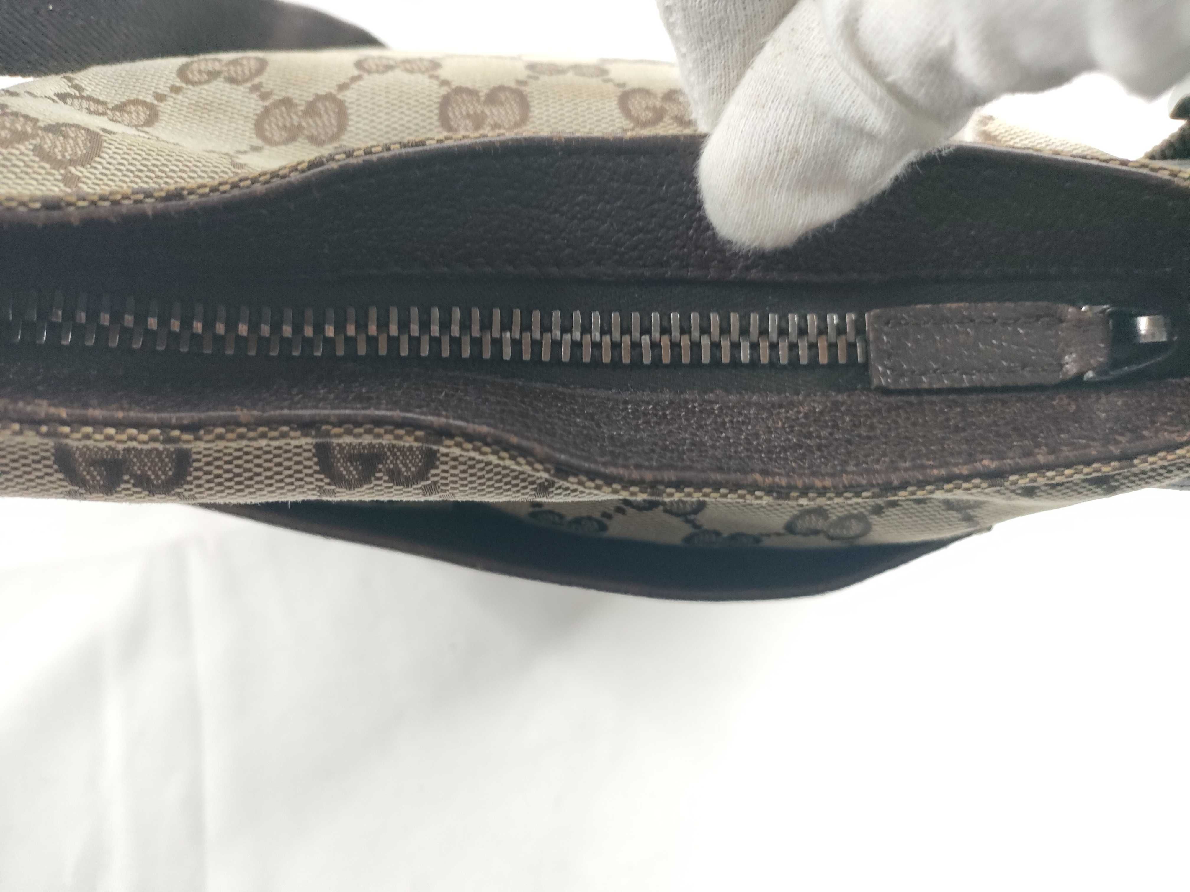 GG Canvas Shoulder Bag — view 9