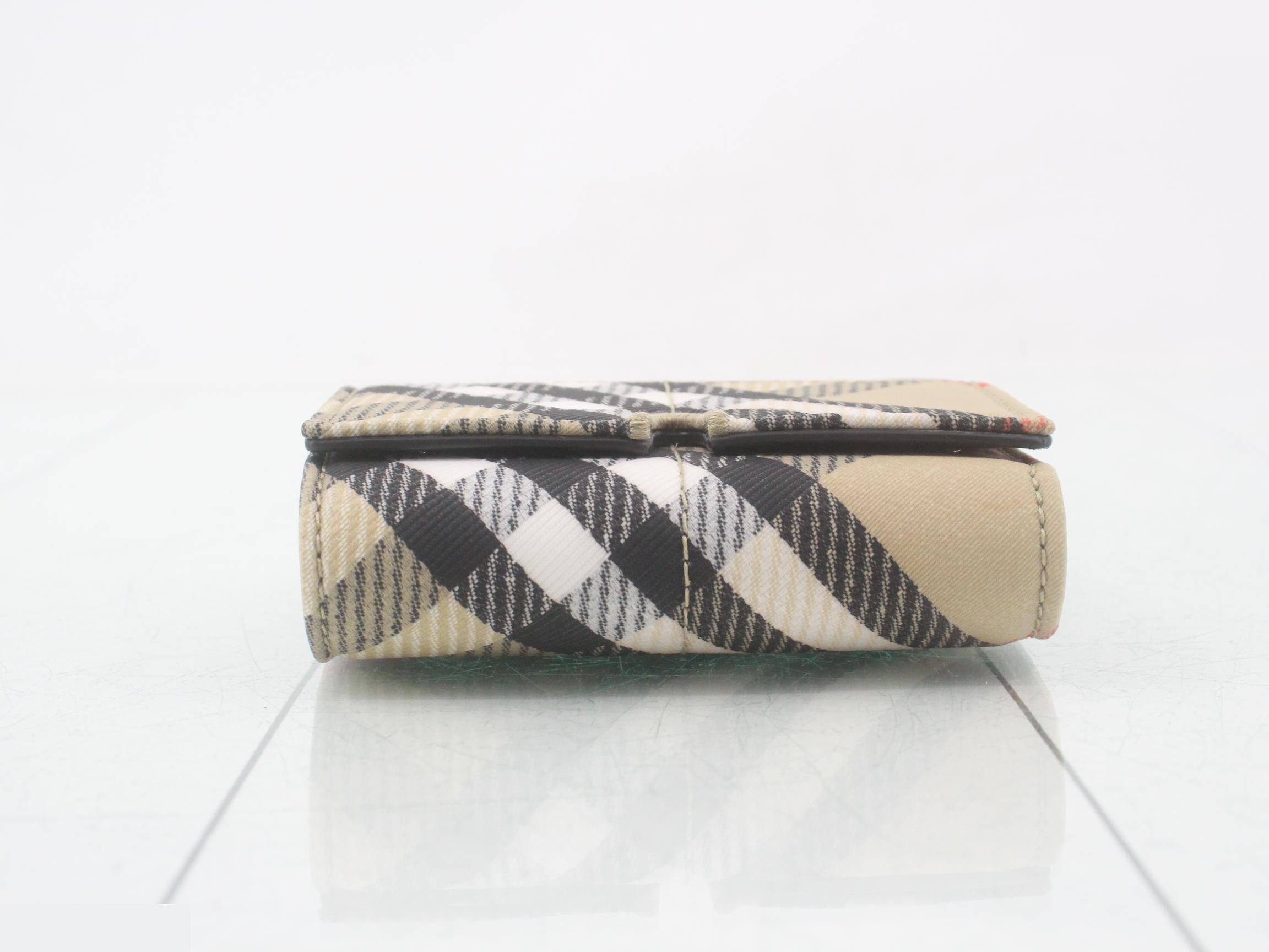 Other lines: Bags and Wallets — view 3