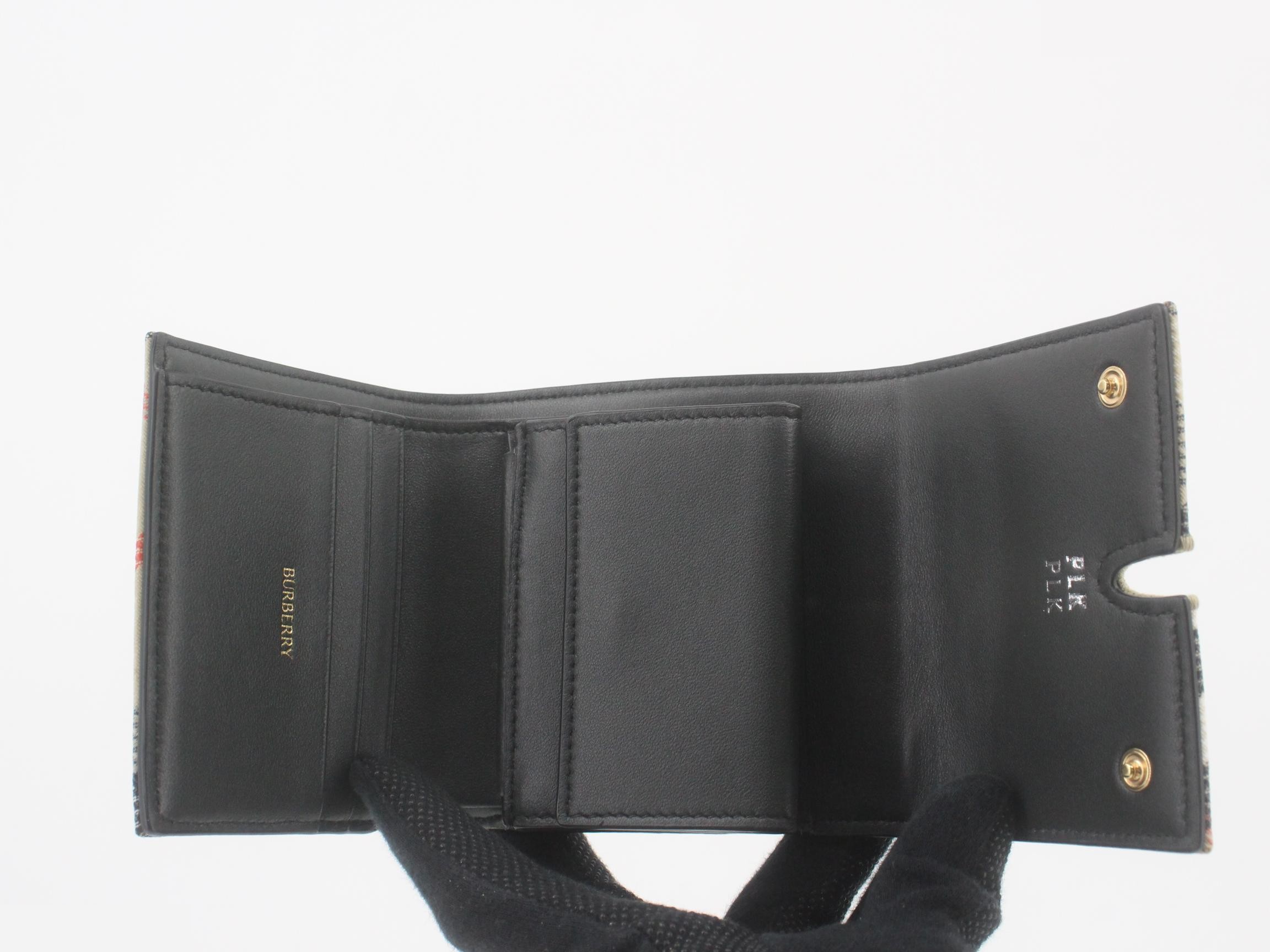 Other lines: Bags and Wallets — view 4