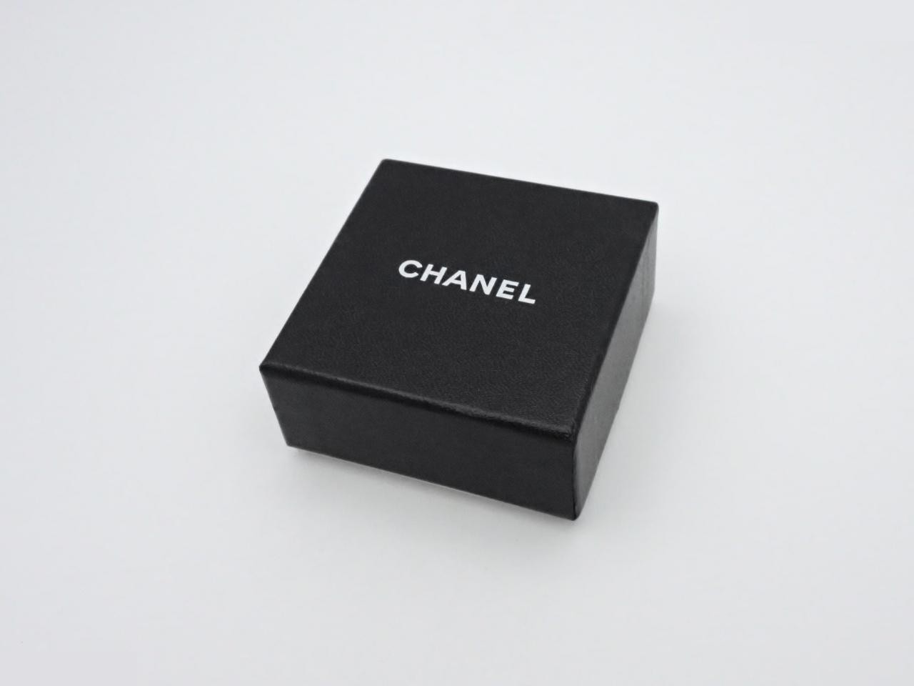 Pearl earrings — view 4