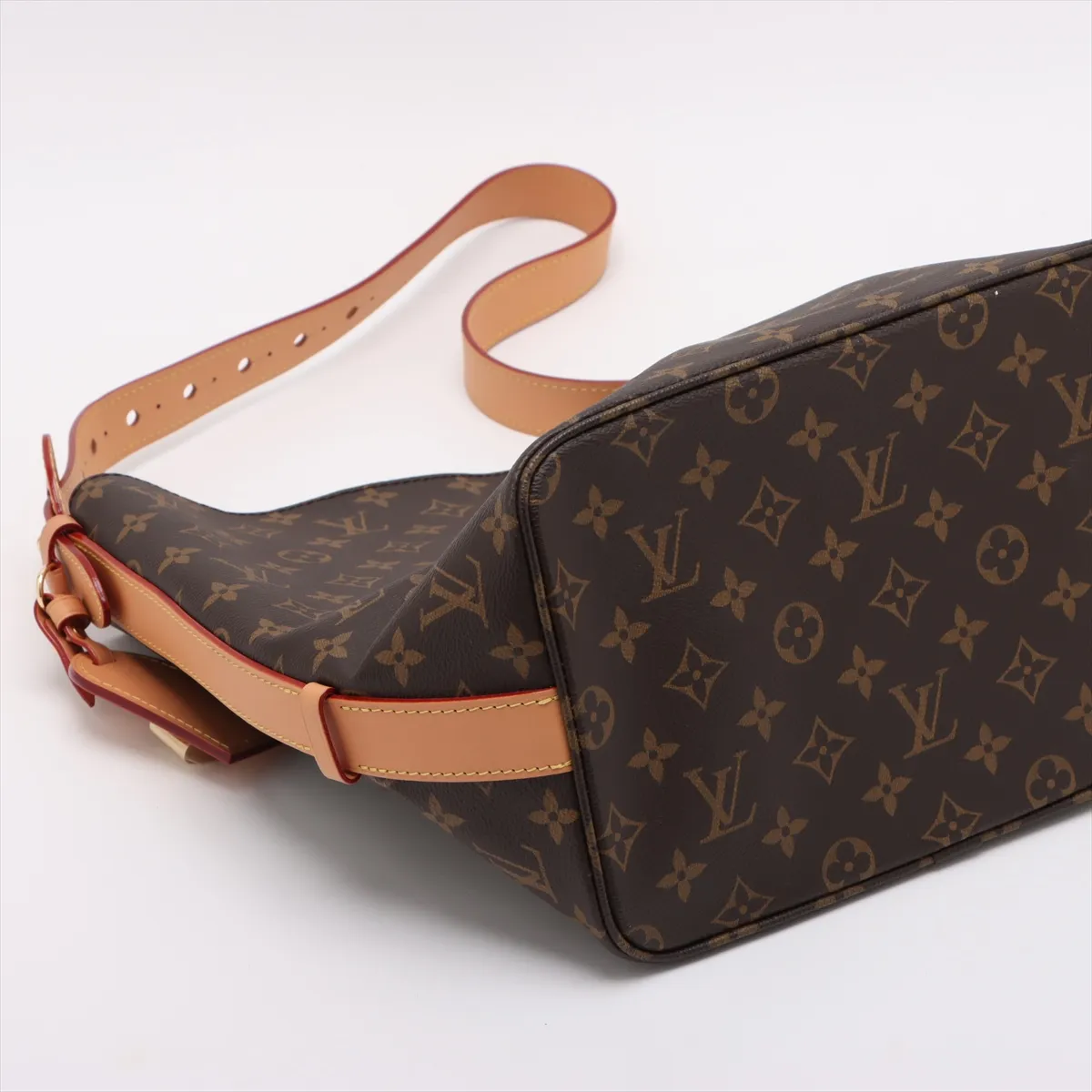 Monogram All-in GM M12926 Serial Unknown Brown — view 4