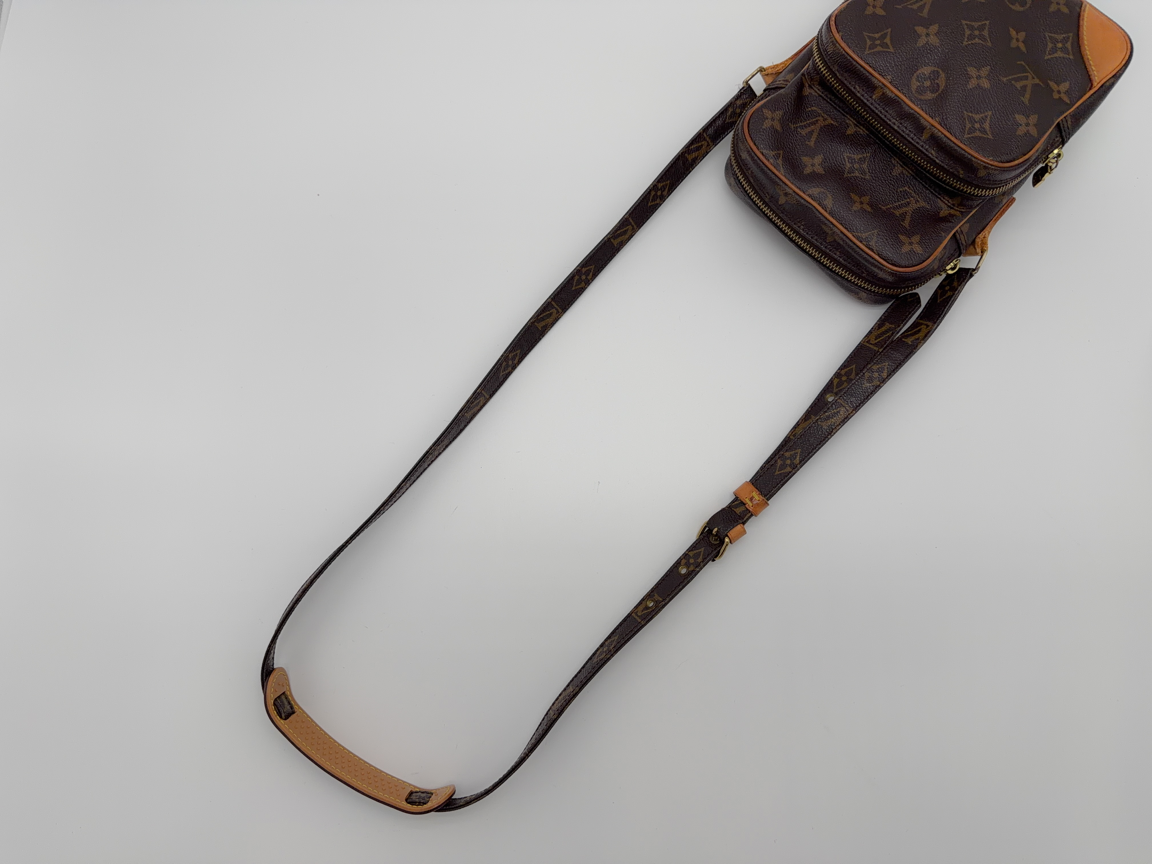 Monogram M45236 Amazon TH1020 No stickiness Shoulder bag — view 3
