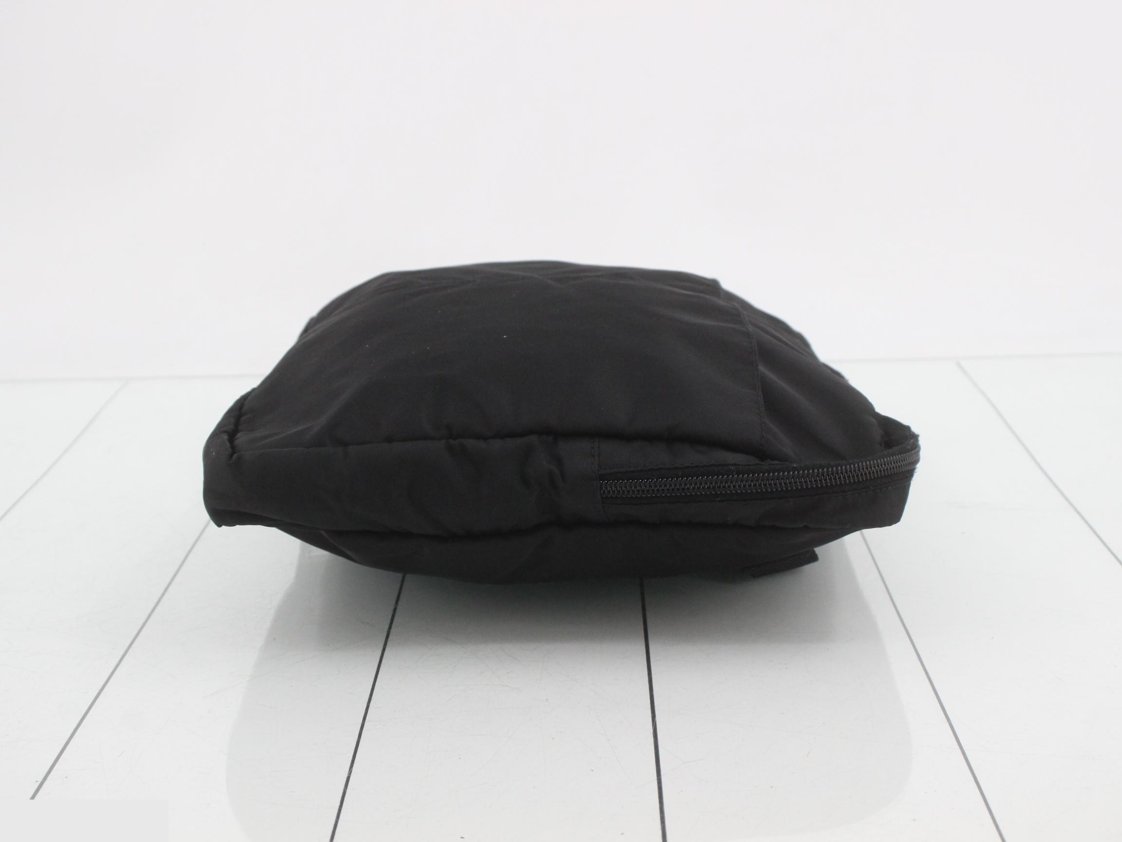 Nylon triangular plate laptop bag/clutch bag, black — view 3