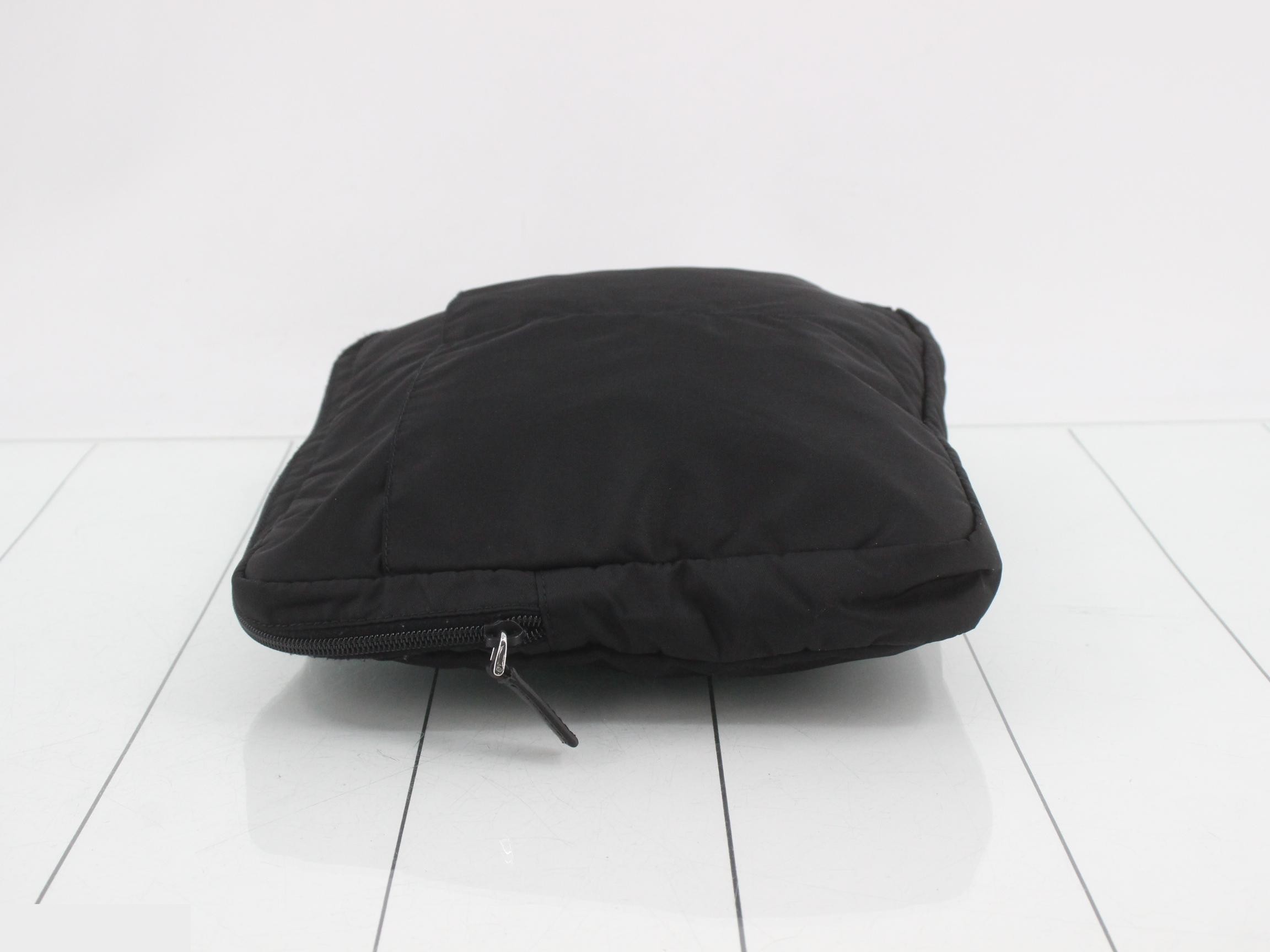 Nylon triangular plate laptop bag/clutch bag, black — view 4