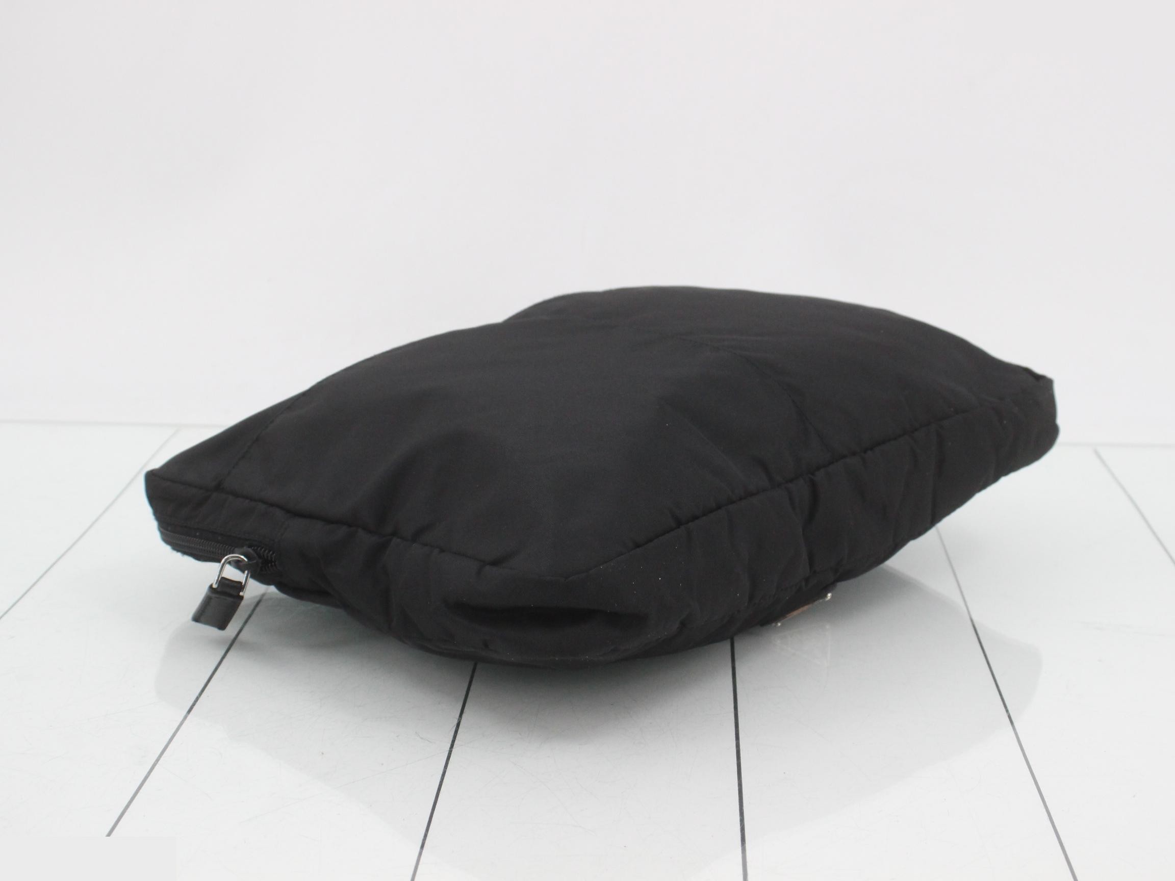 Nylon triangular plate laptop bag/clutch bag, black — view 5