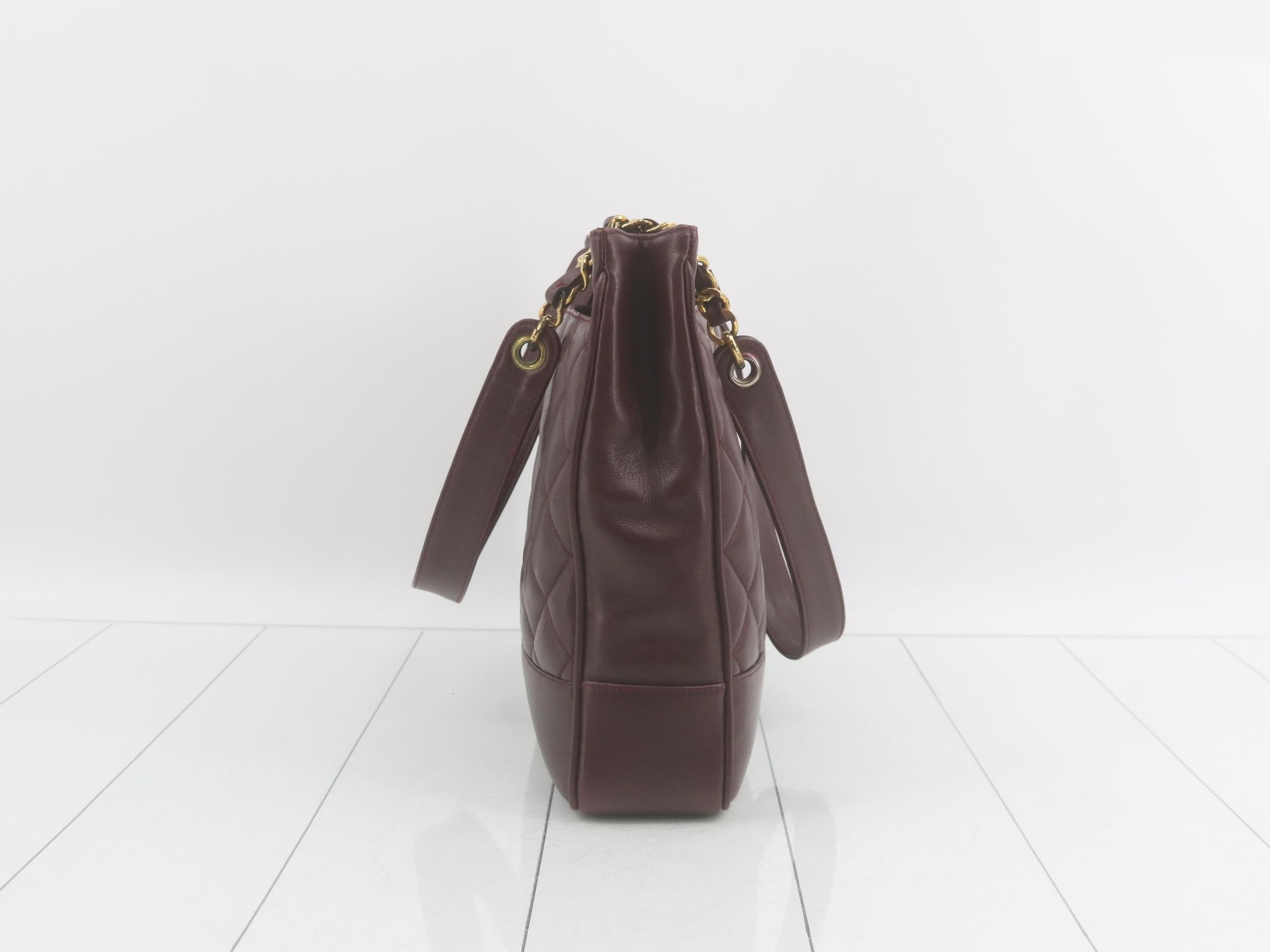 Matelassé (Bag) - Shoulder Bag - Lambskin - Bordeaux — view 3