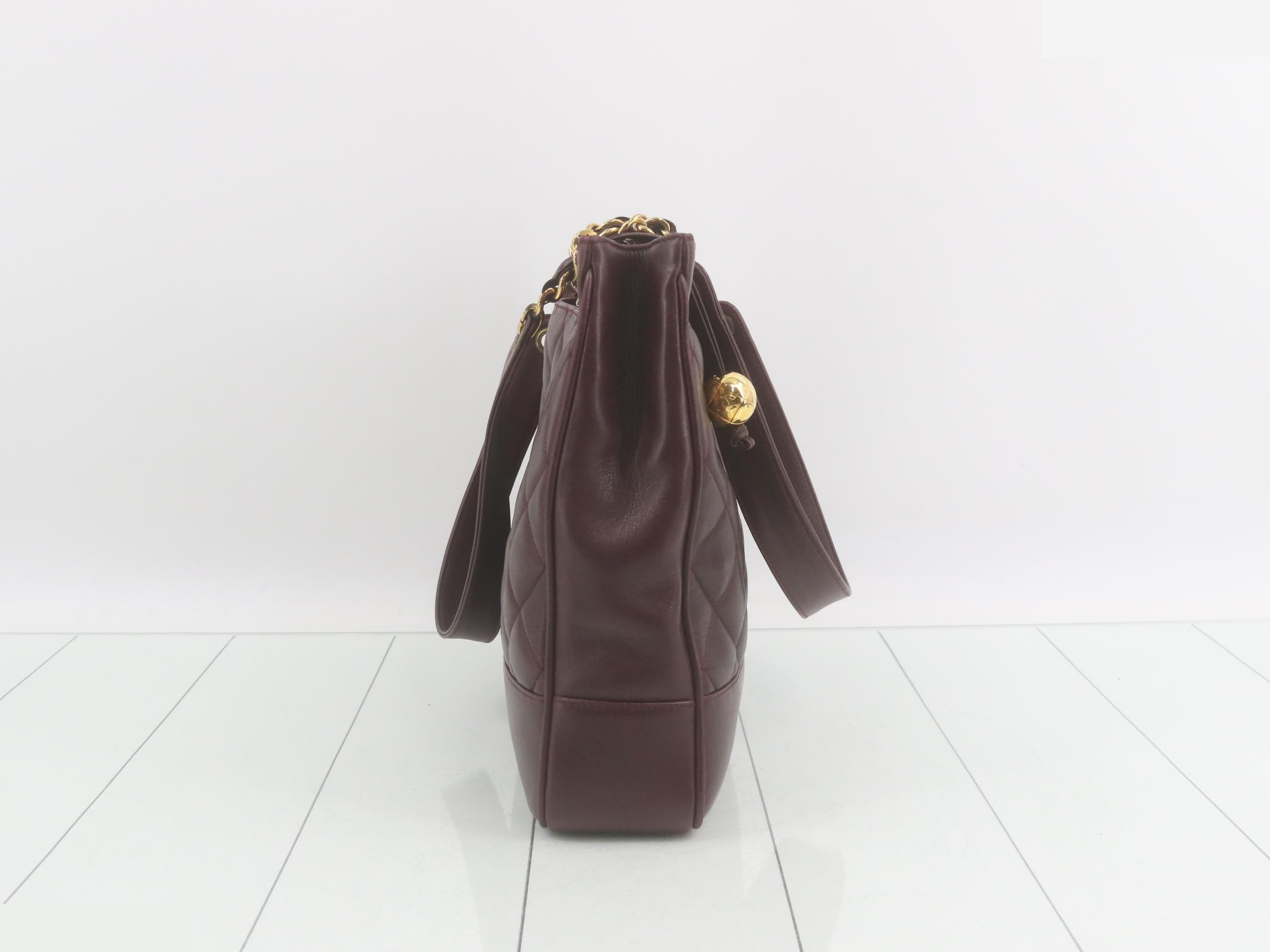 Matelassé (Bag) - Shoulder Bag - Lambskin - Bordeaux — view 4