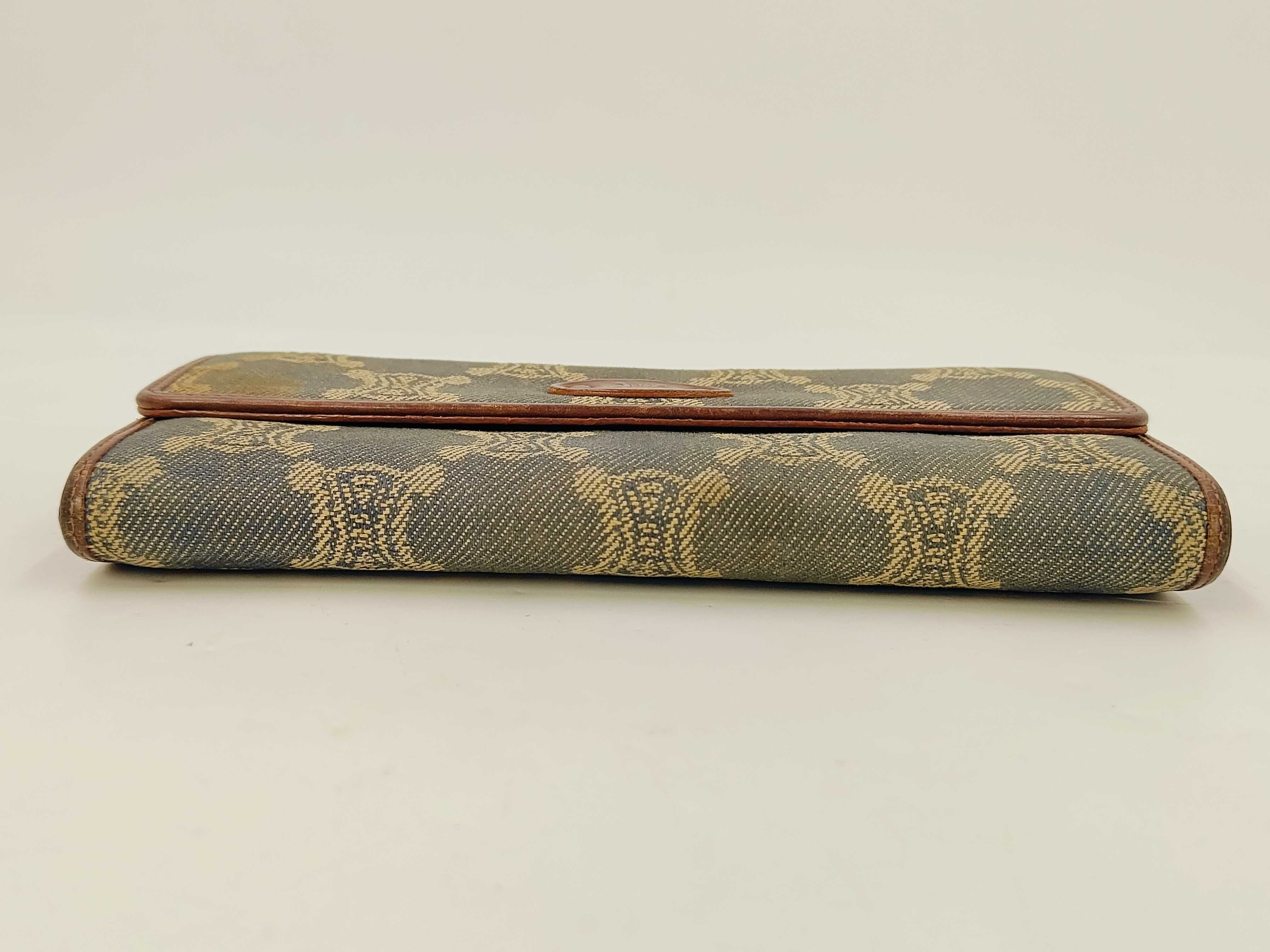 wallet — view 3
