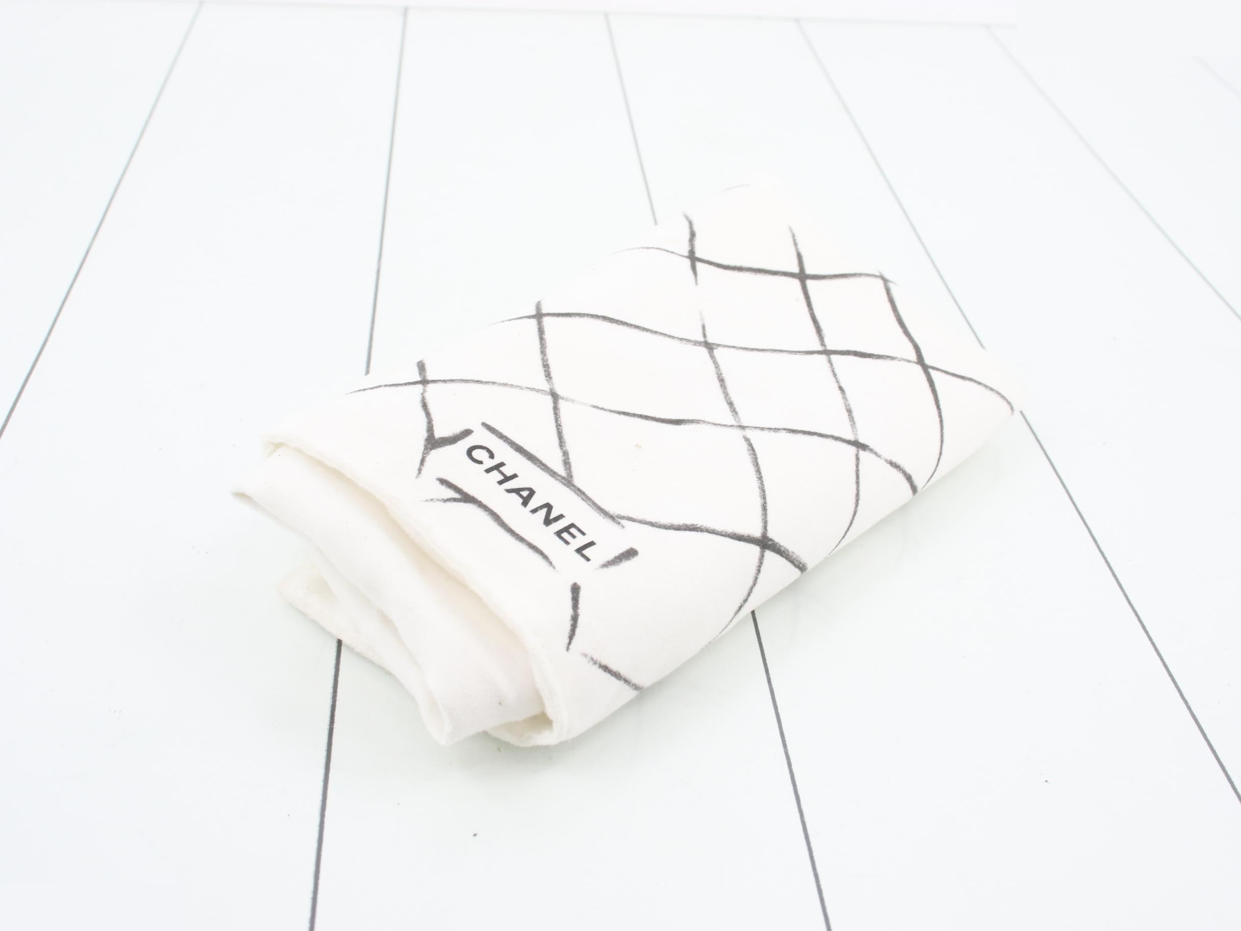Unused knit classic flap bag — view 7