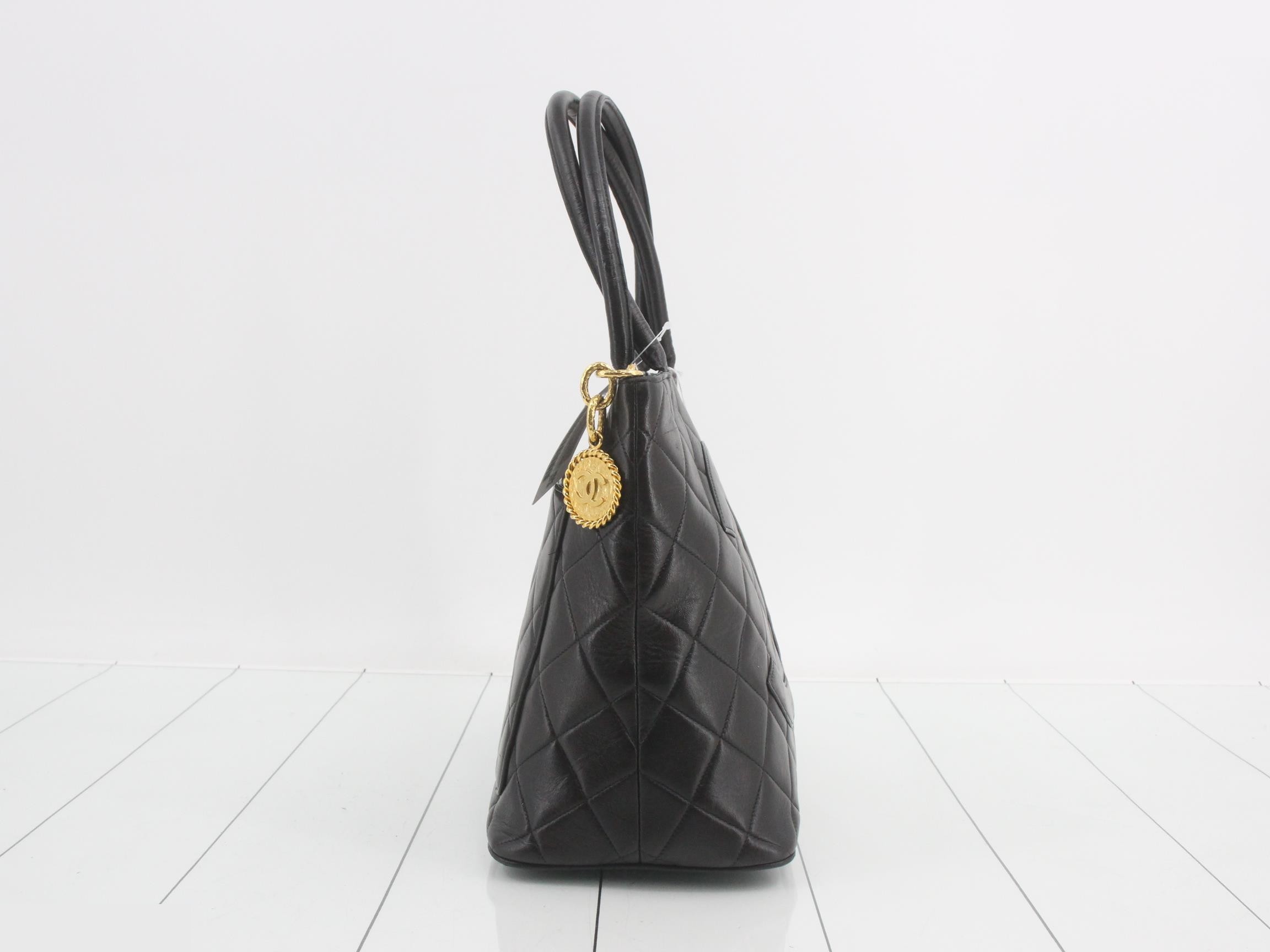 Matelassé Shoulder Bag — view 4